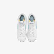 Nike Blazer Mid '77 Kadın Beyaz Spor Ayakkabı