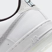Nike Air Force 1 LV8 Kadın Beyaz Spor Ayakkabı