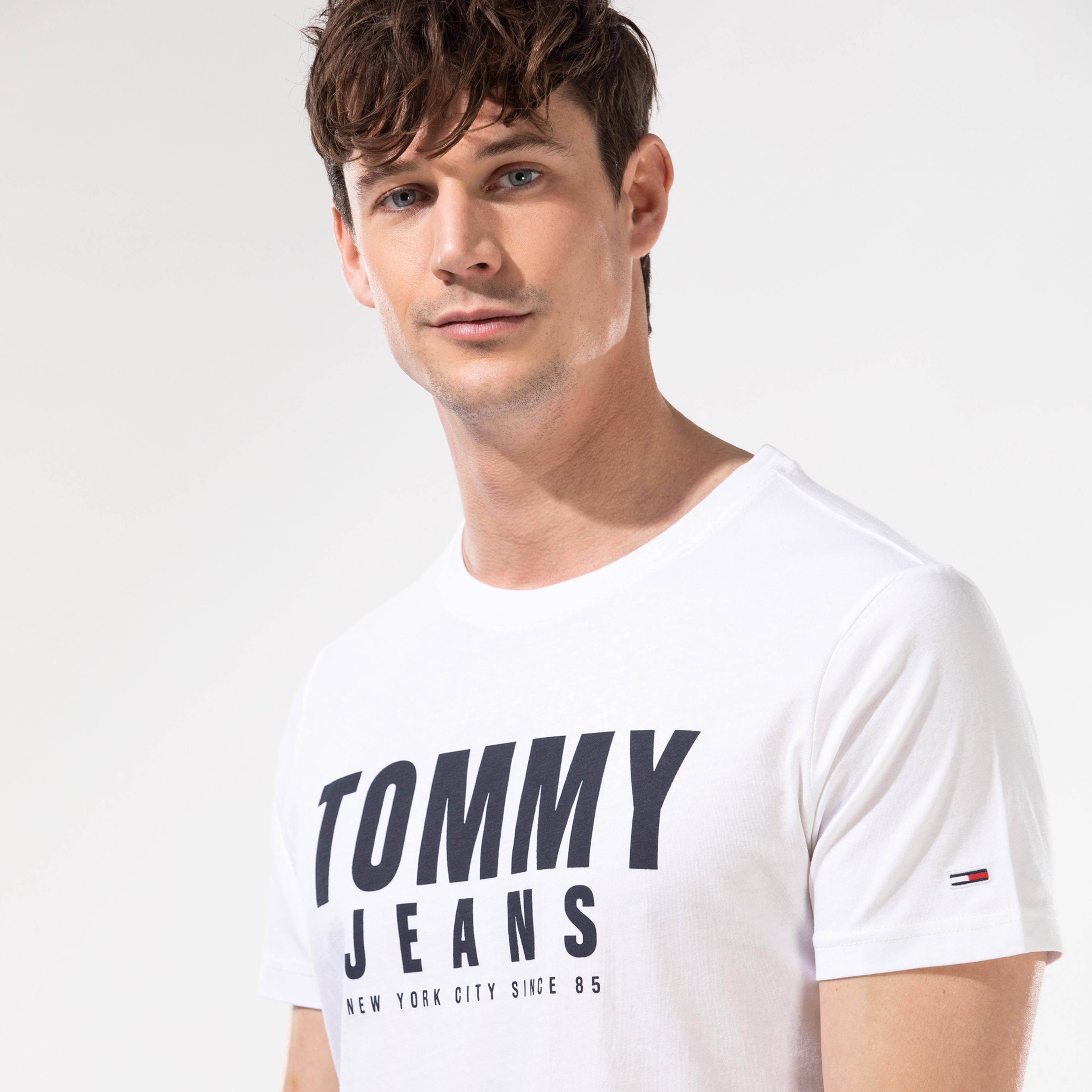 Tommy Hilfiger TJM Center Chest Tommy Graphic Erkek Beyaz T-Shirt