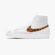 Nike Blazer Mid 77 SE Kadın Beyaz Spor Ayakkabı