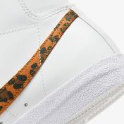 Nike Blazer Mid 77 SE Kadın Beyaz Spor Ayakkabı