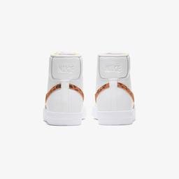 Nike Blazer Mid 77 SE Kadın Beyaz Spor Ayakkabı