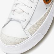 Nike Blazer Mid 77 SE Kadın Beyaz Spor Ayakkabı