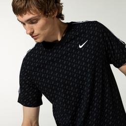 Nike Repeat Erkek Siyah T-Shirt