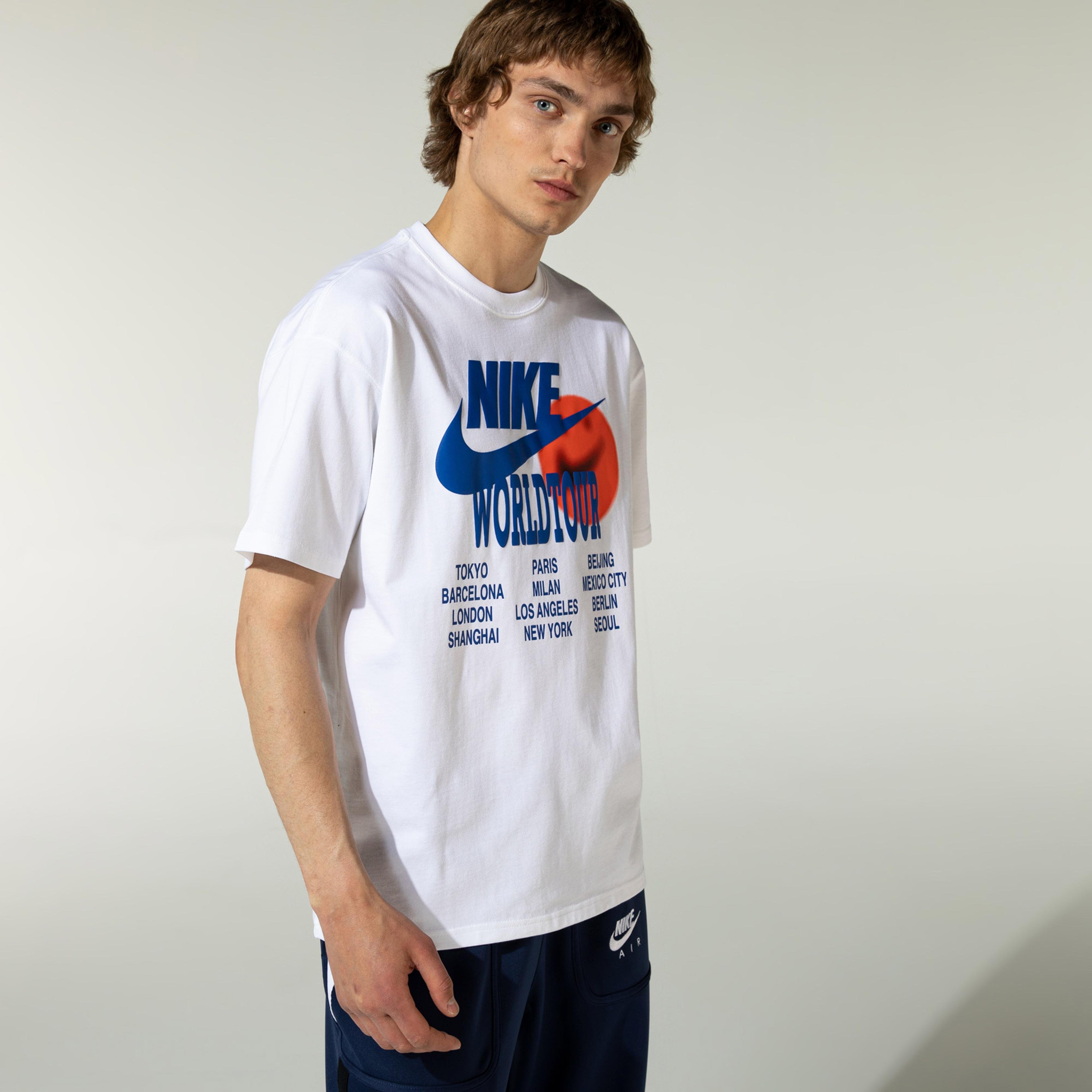 Nike Sportswear World Tour Erkek Beyaz T-Shirt