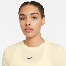 Nike Sportswear Essential Kadın Krem T-Shirt