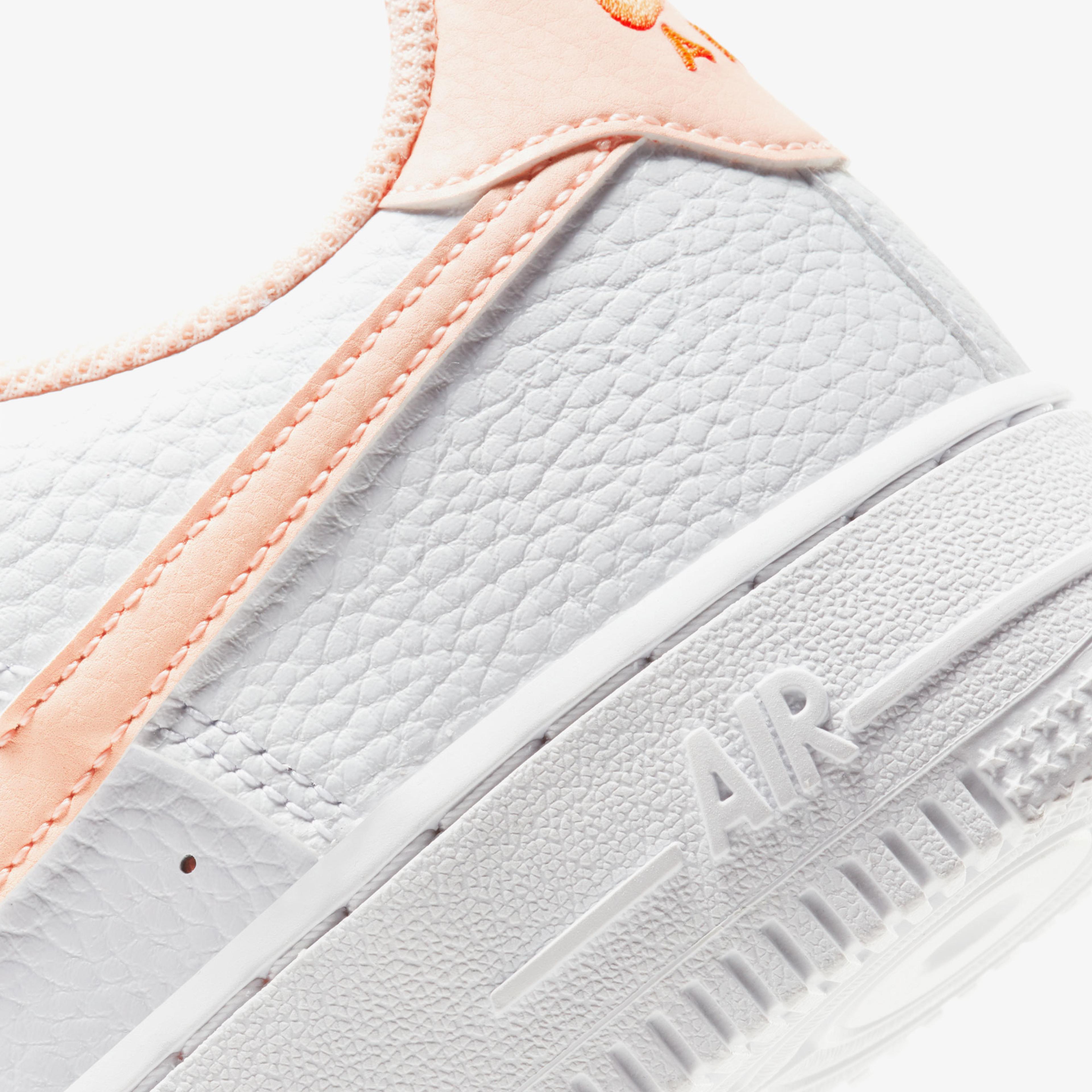 Nike Air Force Kadın Beyaz Spor Ayakkabı