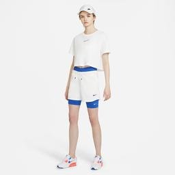 Nike Sportswear Kadın Beyaz Cropped T-Shirt