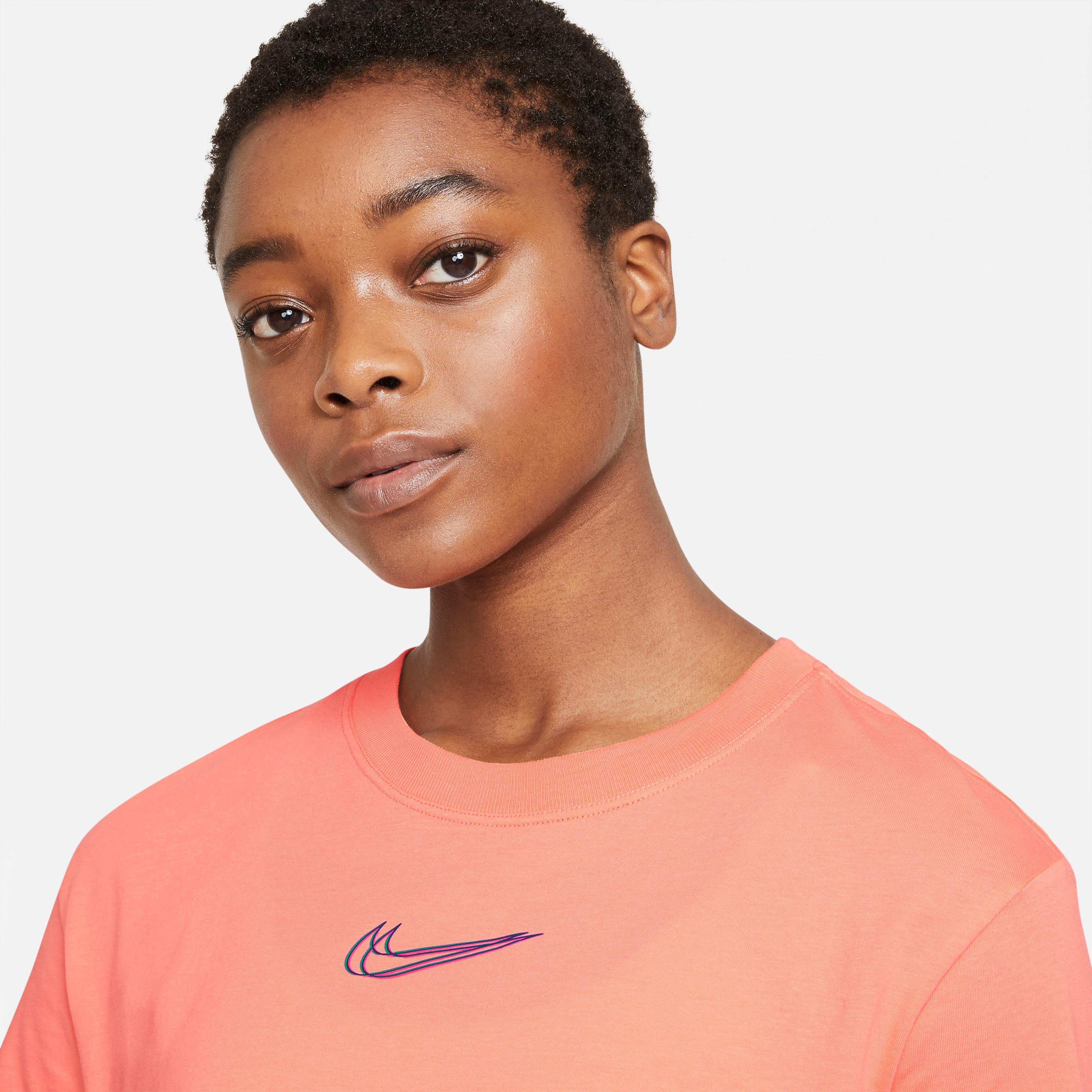 Nike Sportswear Kadın Turuncu Cropped T-Shirt