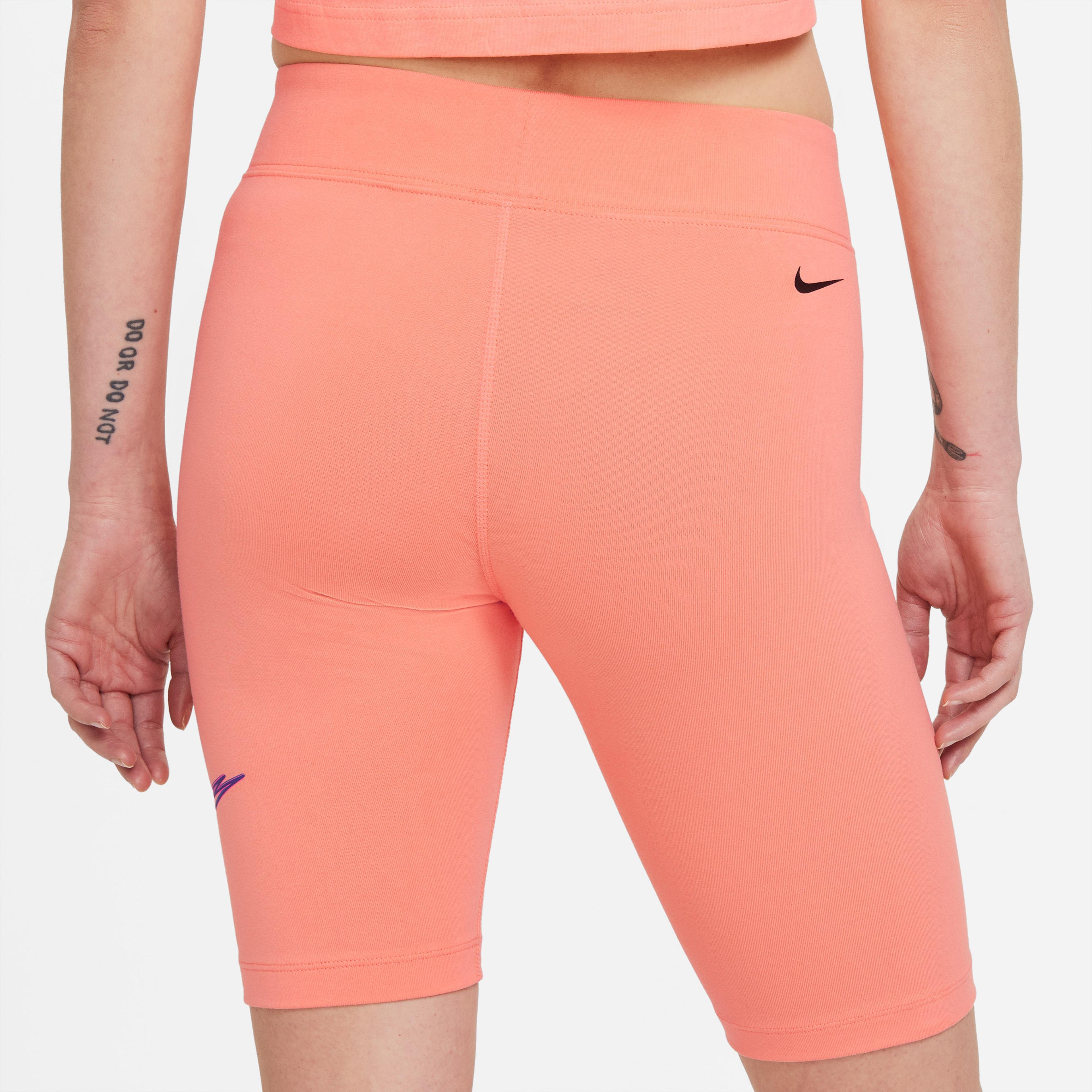 Nike Sportswear Essential Kadın Pembe Şort