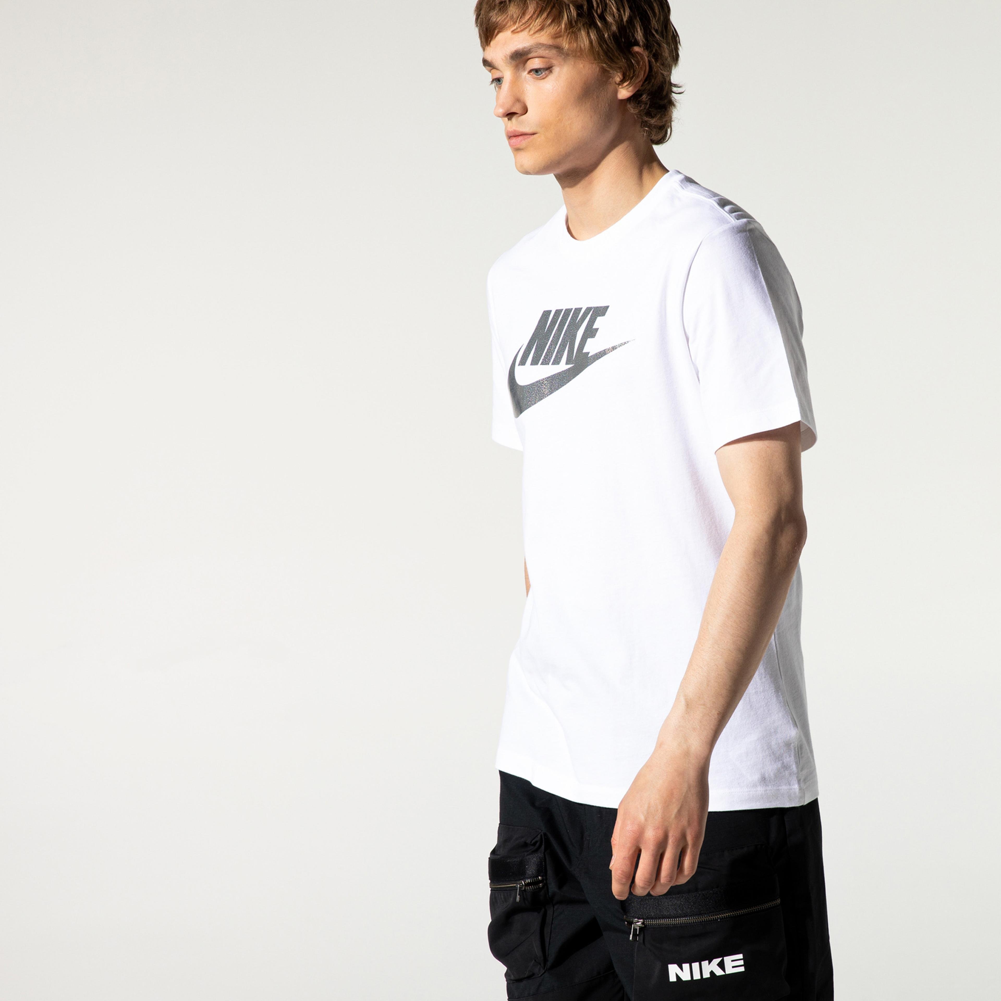 Nike Sportswear Brand Mark Erkek Beyaz T-Shirt