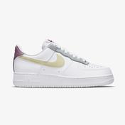 Nike Air Force 1 '07 Essentials Kadın Beyaz Spor Ayakkabı