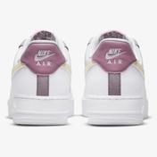 Nike Air Force 1 '07 Essentials Kadın Beyaz Spor Ayakkabı