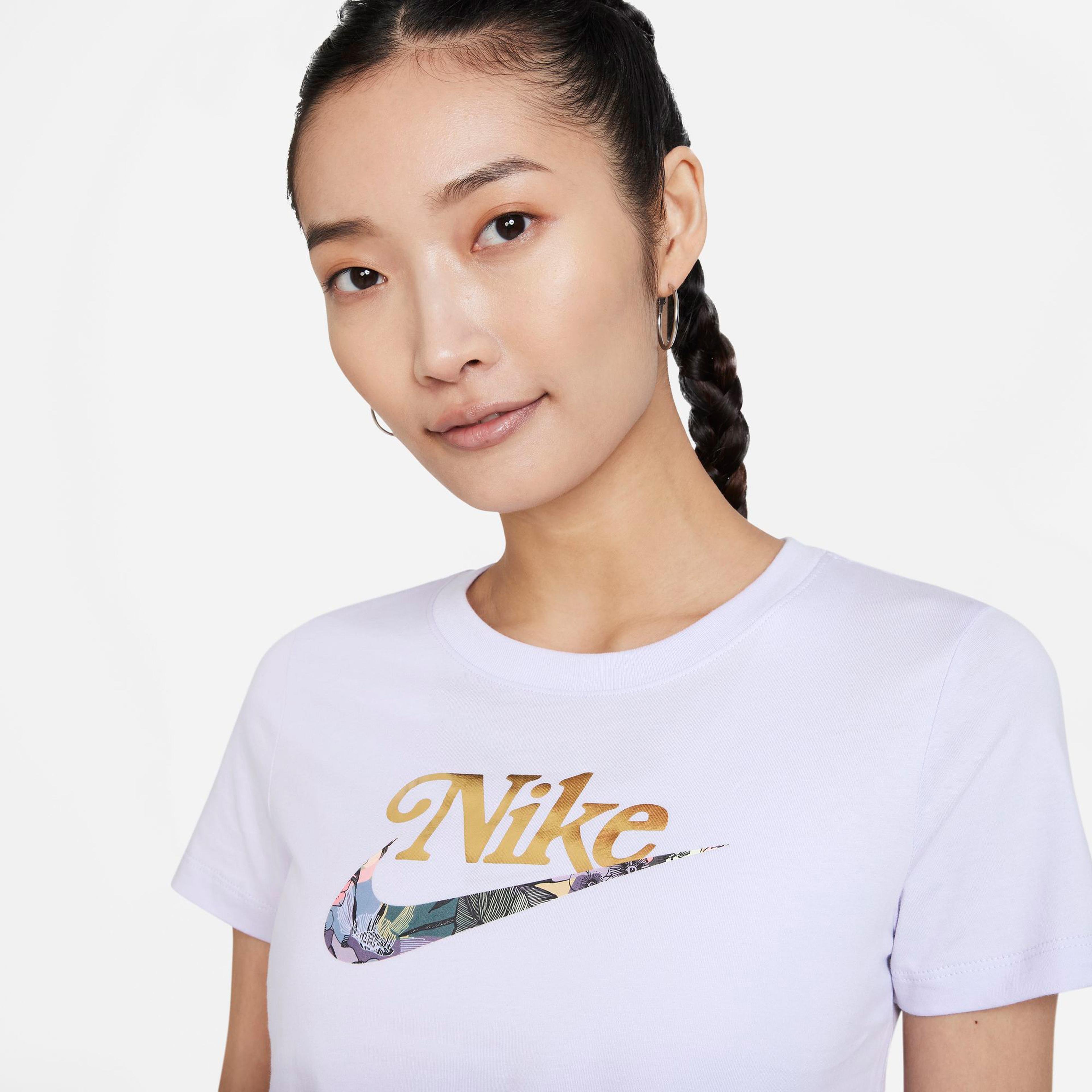 Nike Sportswear Kadın Beyaz T-Shirt