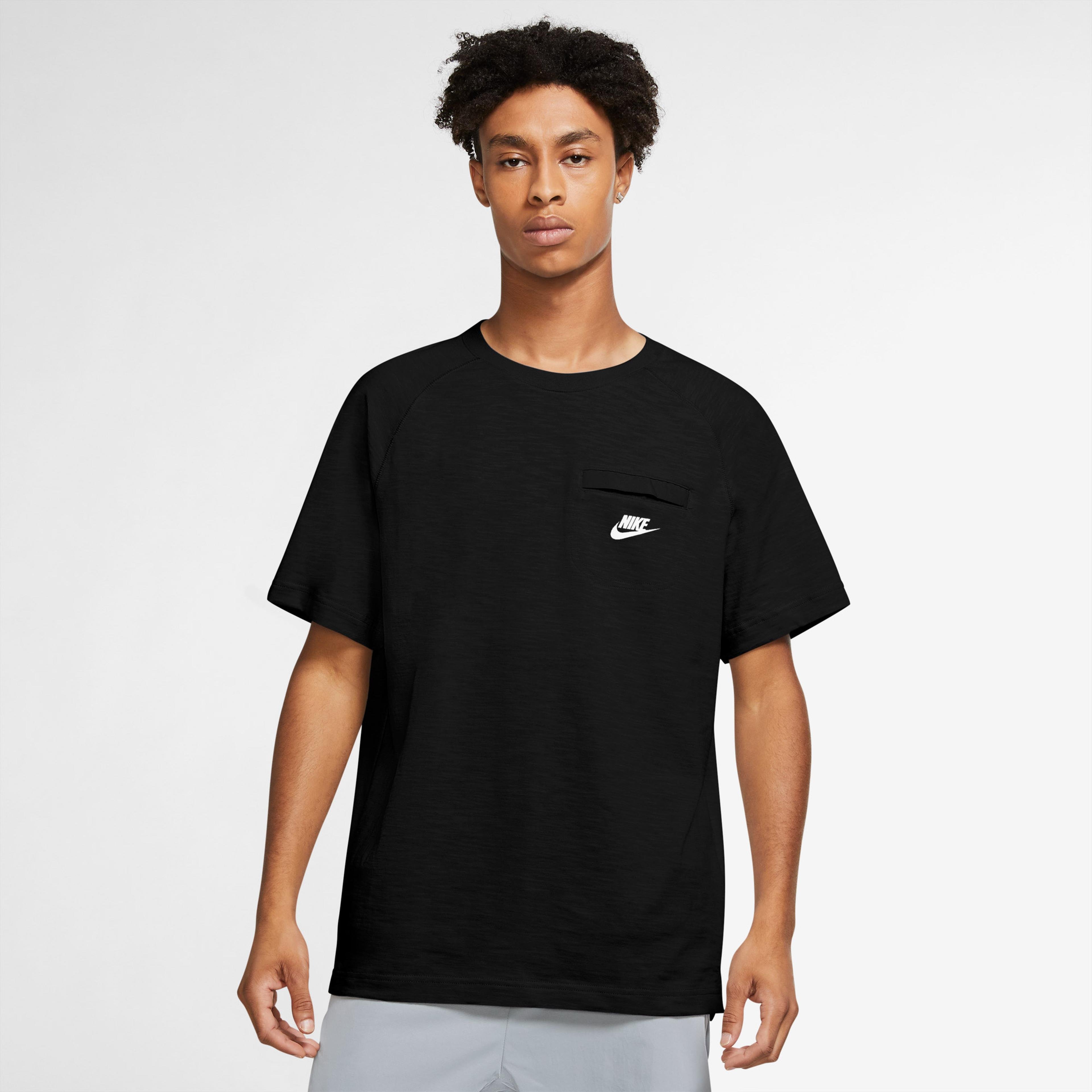Nike Sportswear Modern Essentials Lightweight Erkek Siyah T-Shirt