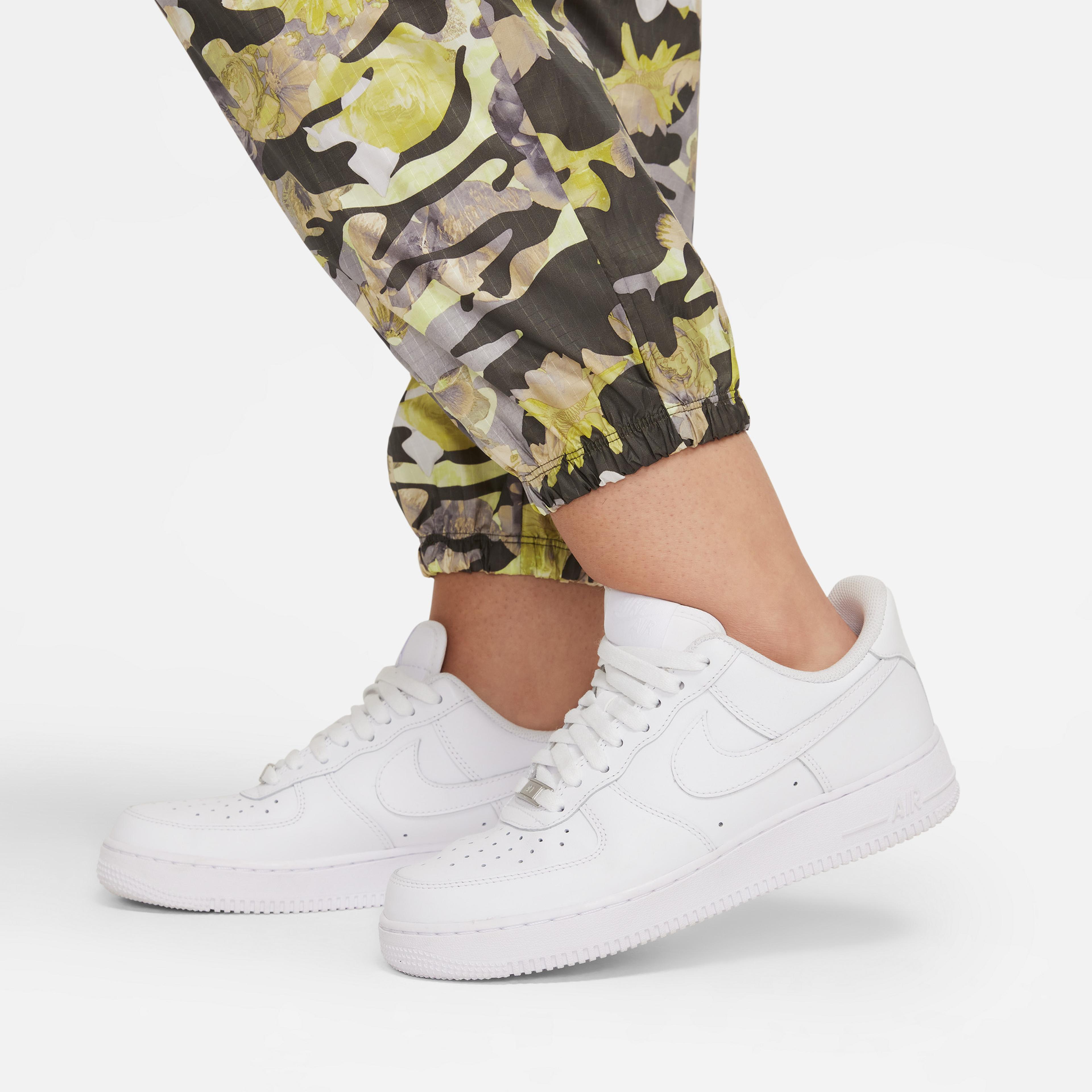 Nike Sportswear Woven Mid Rise P&G Kadın Yeşil Eşofman Altı