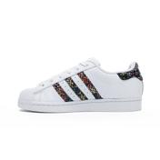 adidas Superstar Kadın Beyaz Spor Ayakkabı