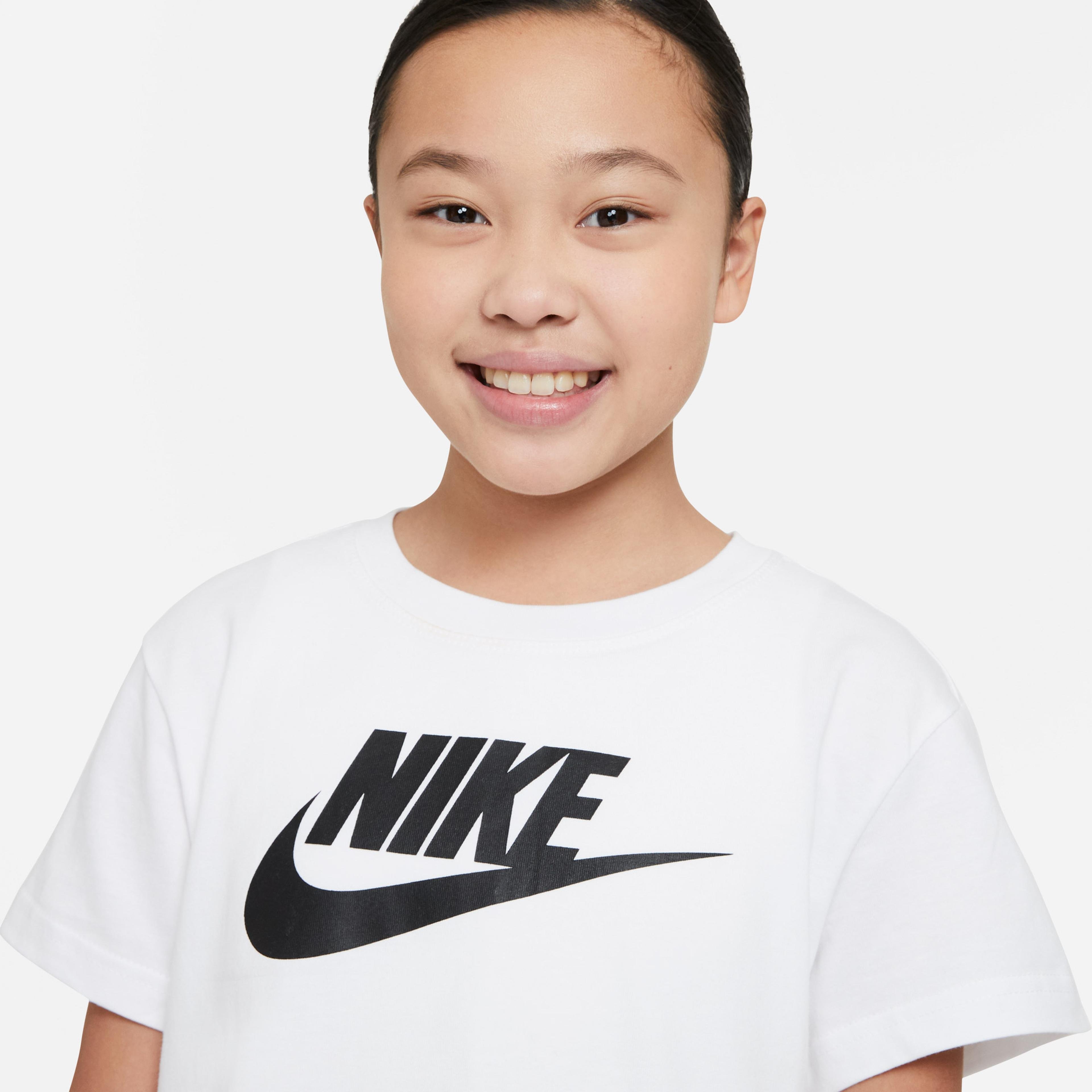 Nike Sportswear Basic Futura Çocuk Beyaz T-Shirt