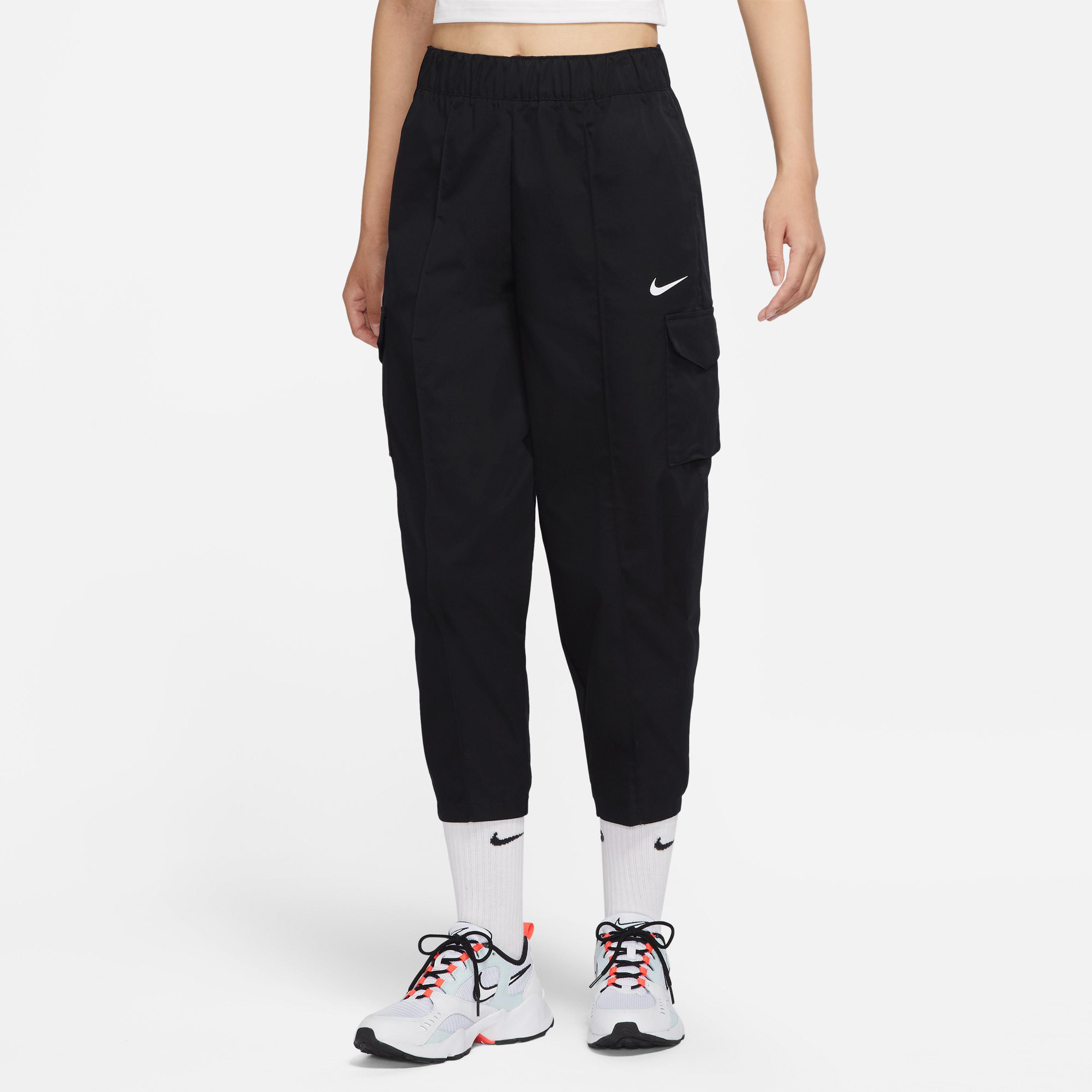 Nike Sportswear Essentials Kadın Siyah Eşofman Altı