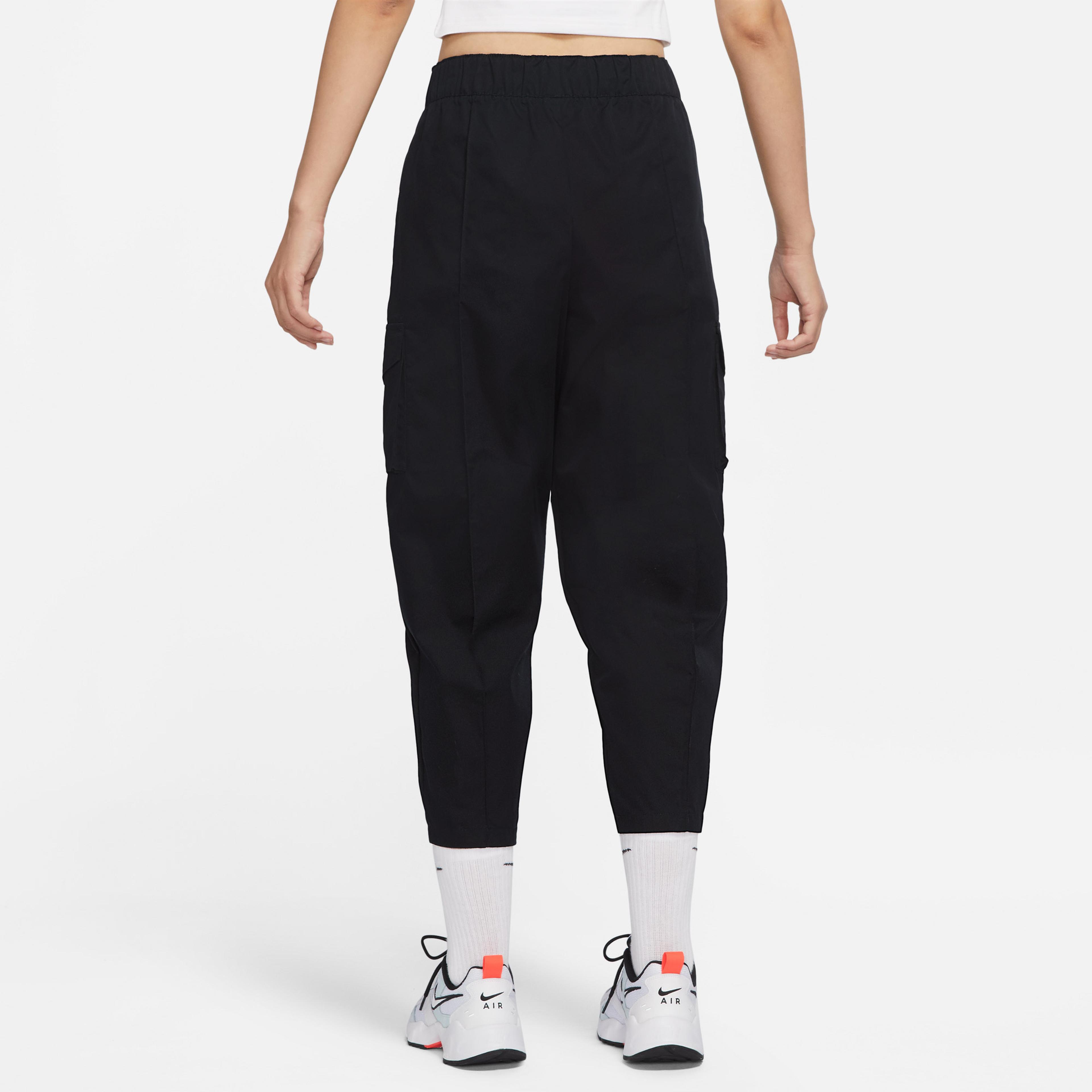 Nike Sportswear Essentials Kadın Siyah Eşofman Altı