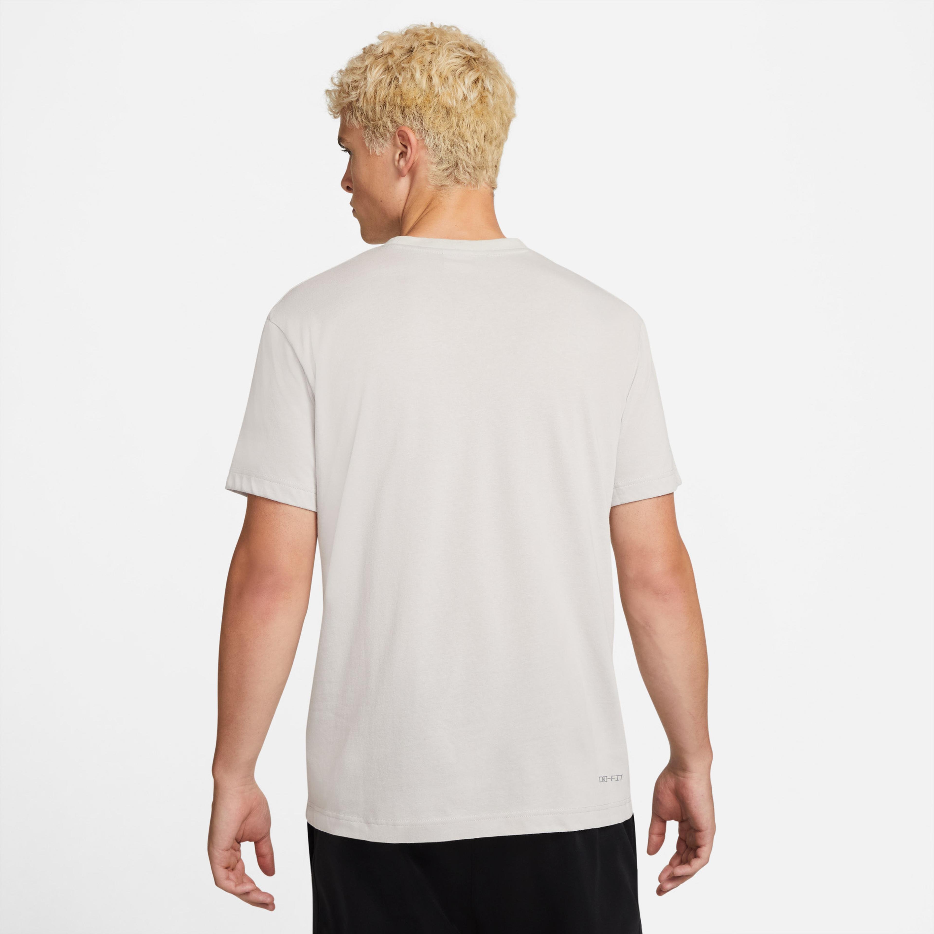 Nike Sportswear Dri-FIT Erkek Gri T-Shirt