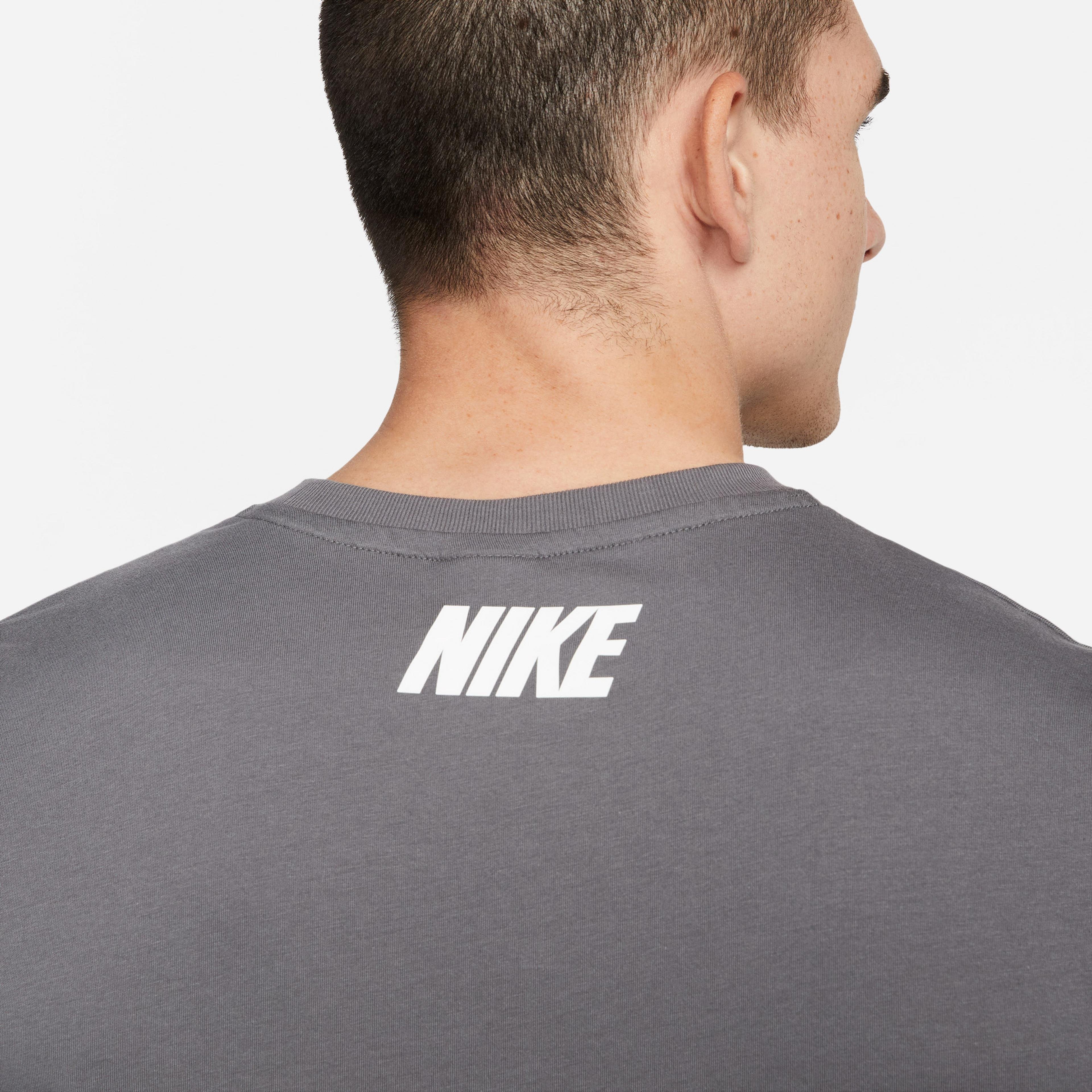 Nike Sportswear Erkek Gri T-Shirt