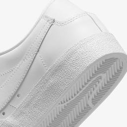 Nike Blazer Low '77 Kadın Beyaz Spor Ayakkabı