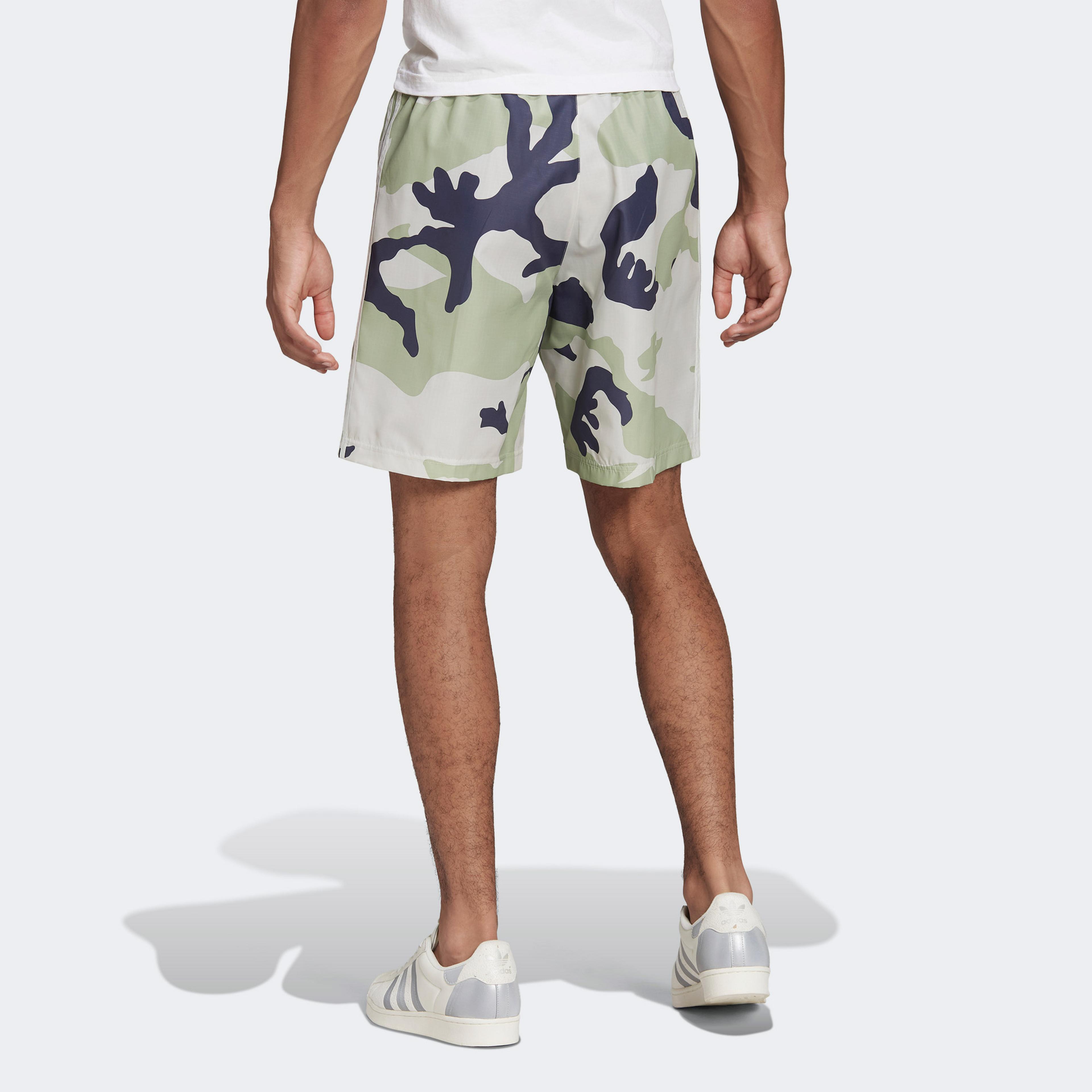 adidas Graphics Camo Erkek Gri Şort