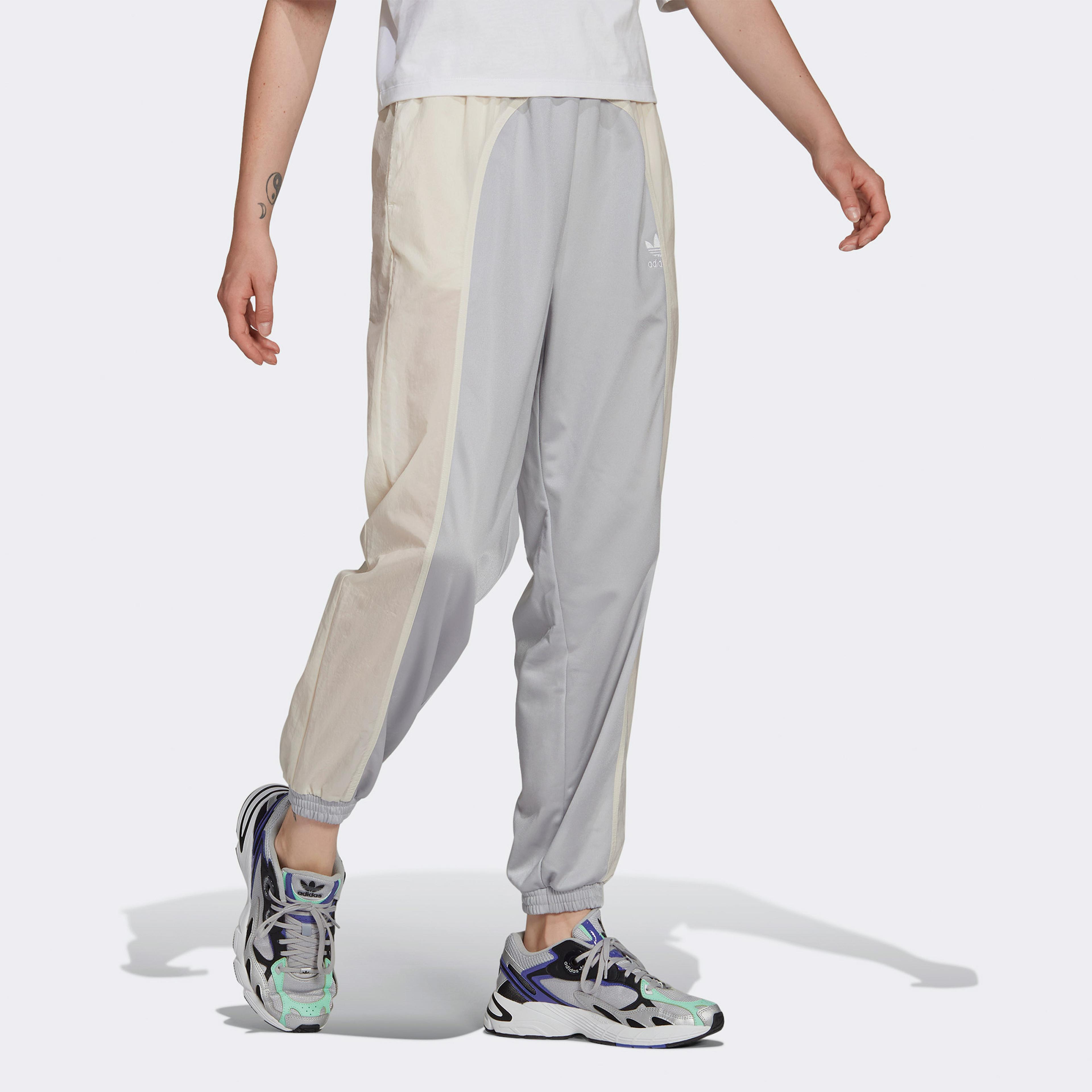 adidas Adicolor Split Trefoil Kadın Gri Eşofman Altı