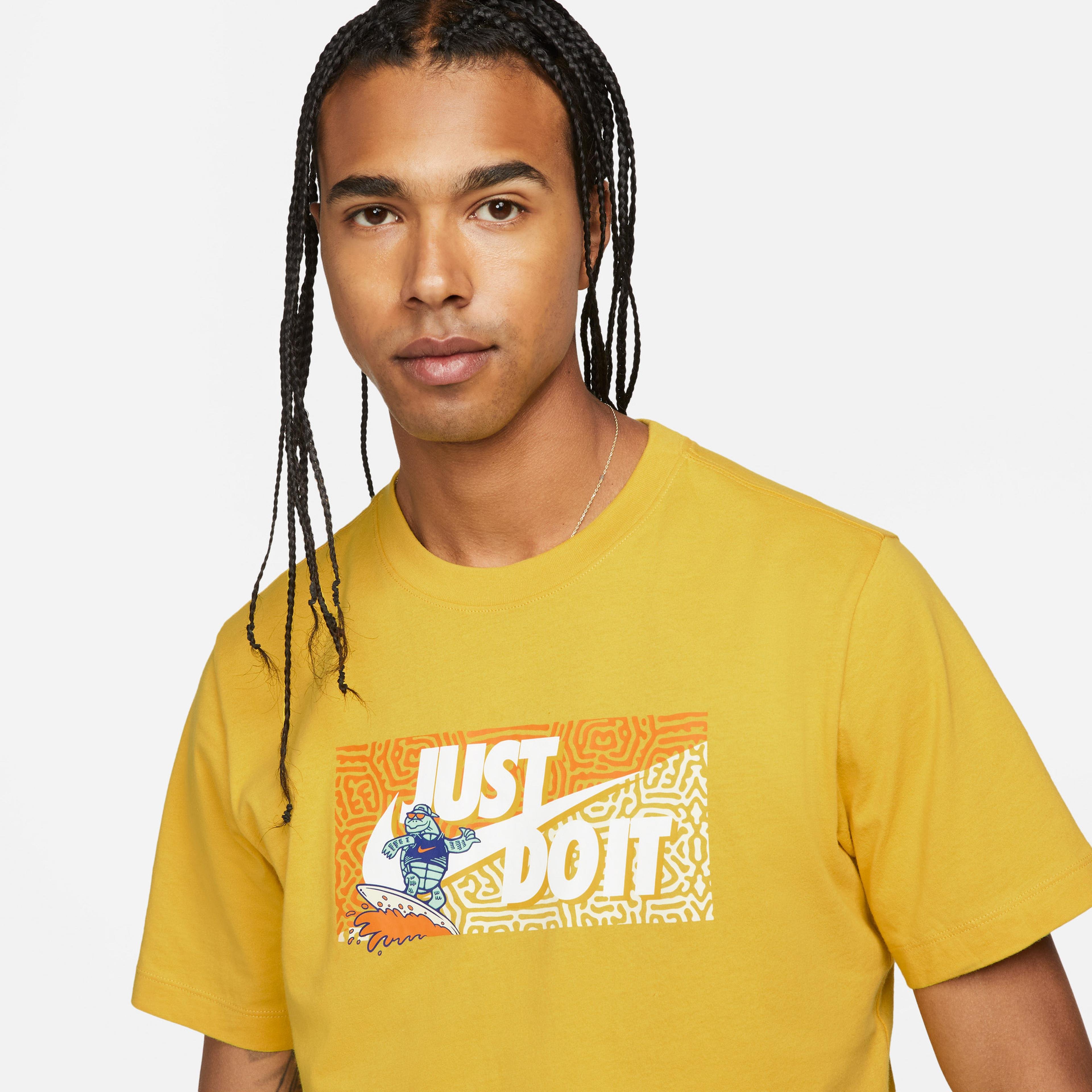 Nike Sportswear Erkek Sarı T-Shirt
