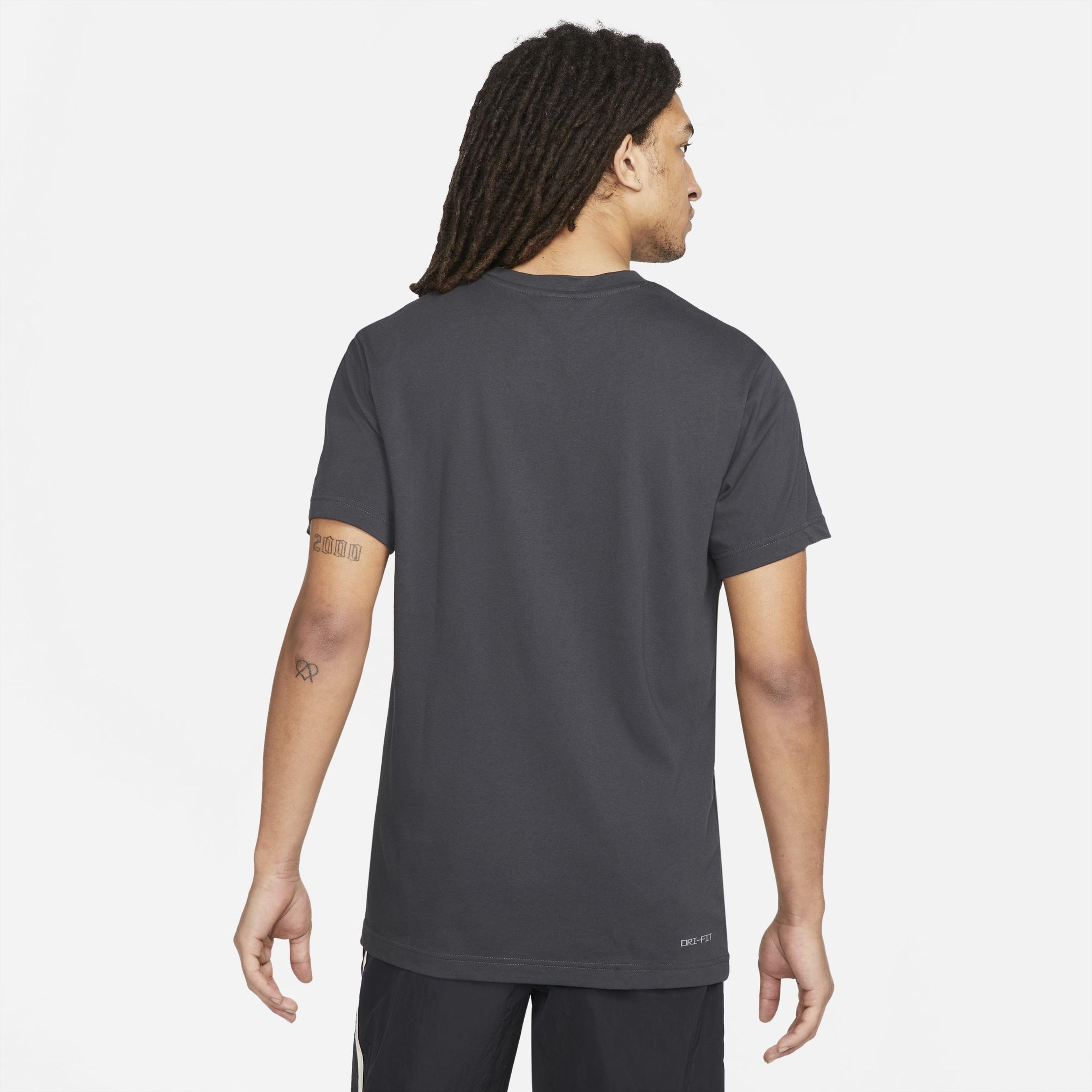Nike Sportswear Erkek Gri T-shirt