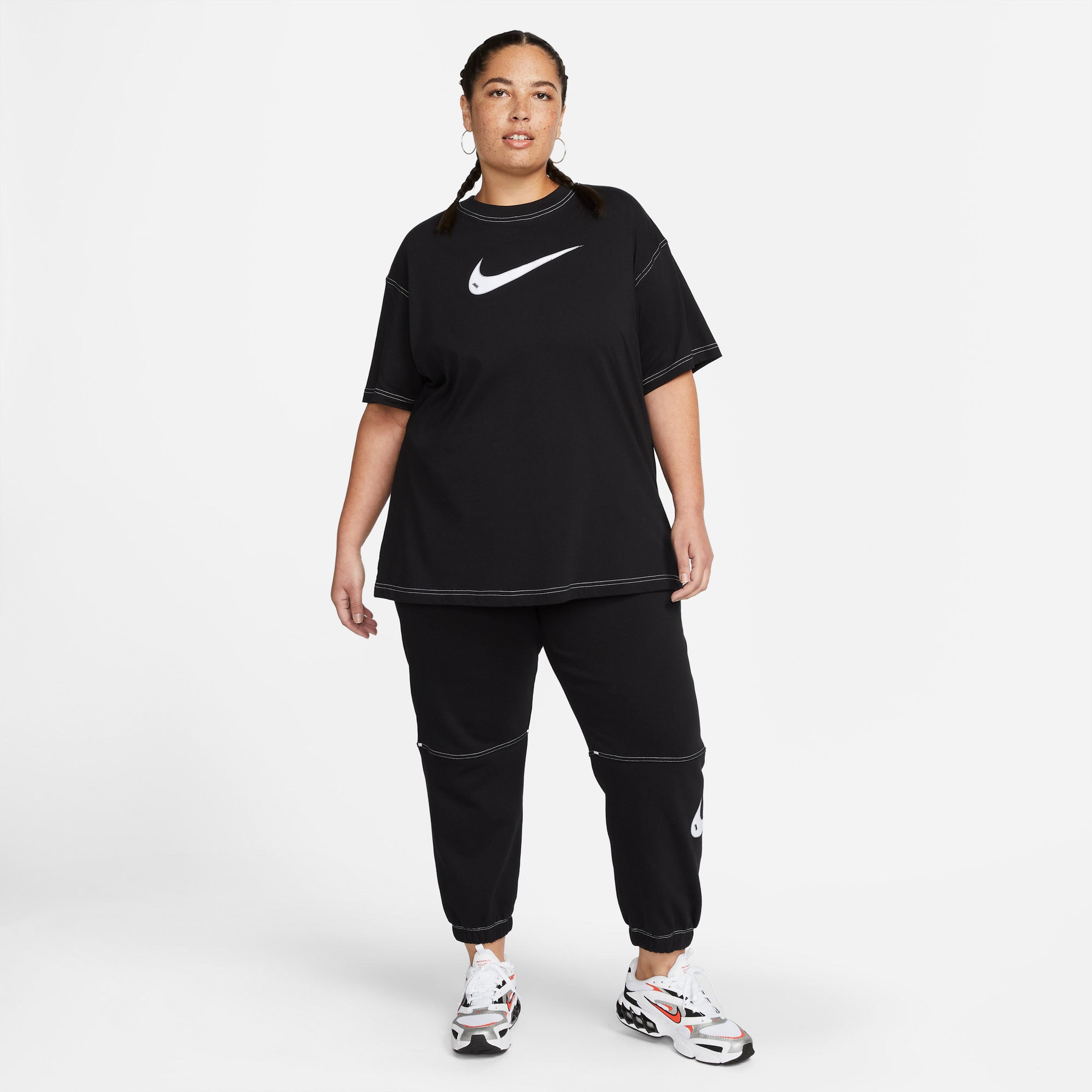 Nike Sportswear Swoosh Kadın Siyah T-Shirt