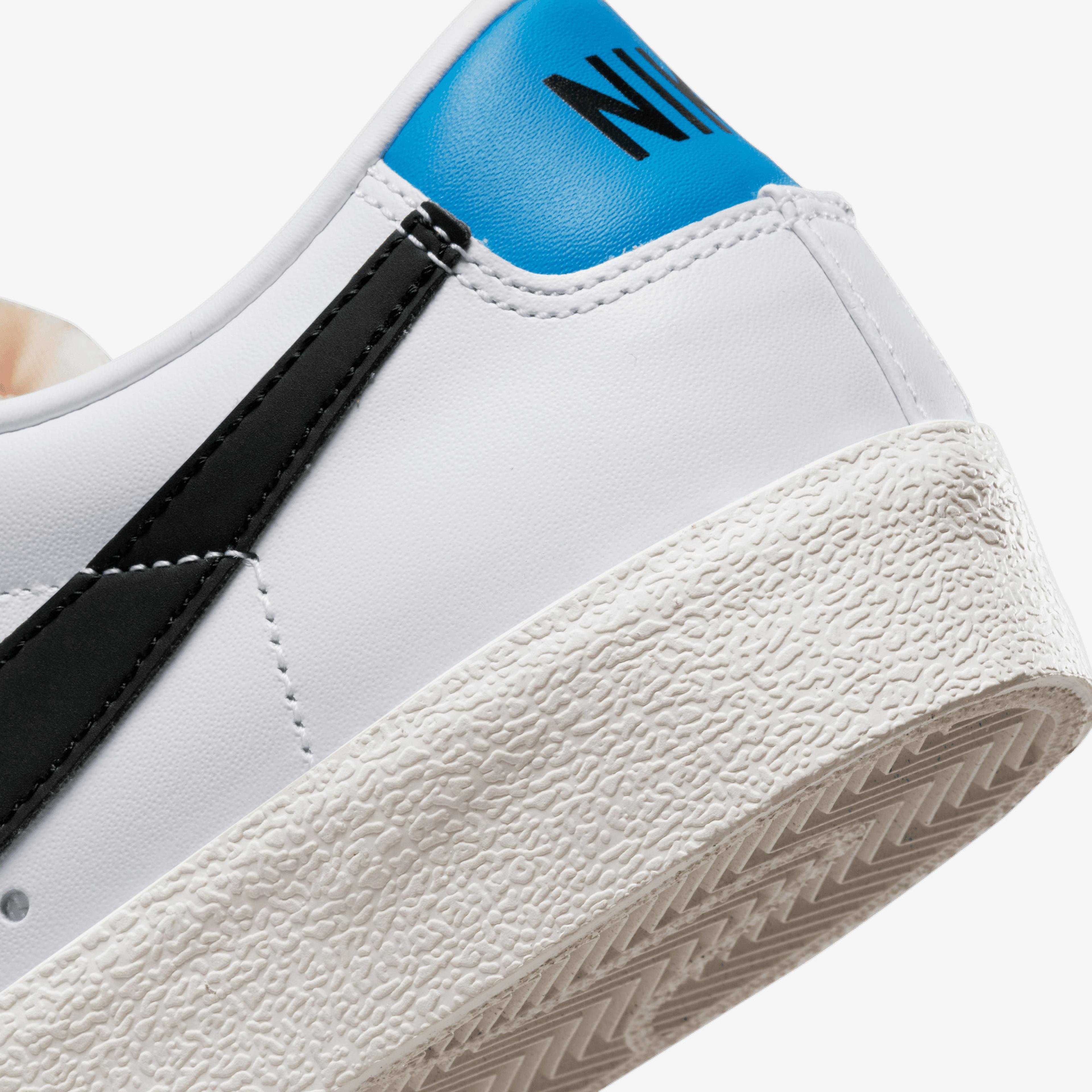 Nike Blazer Low '77 Vintage Erkek Beyaz Spor Ayakkabı