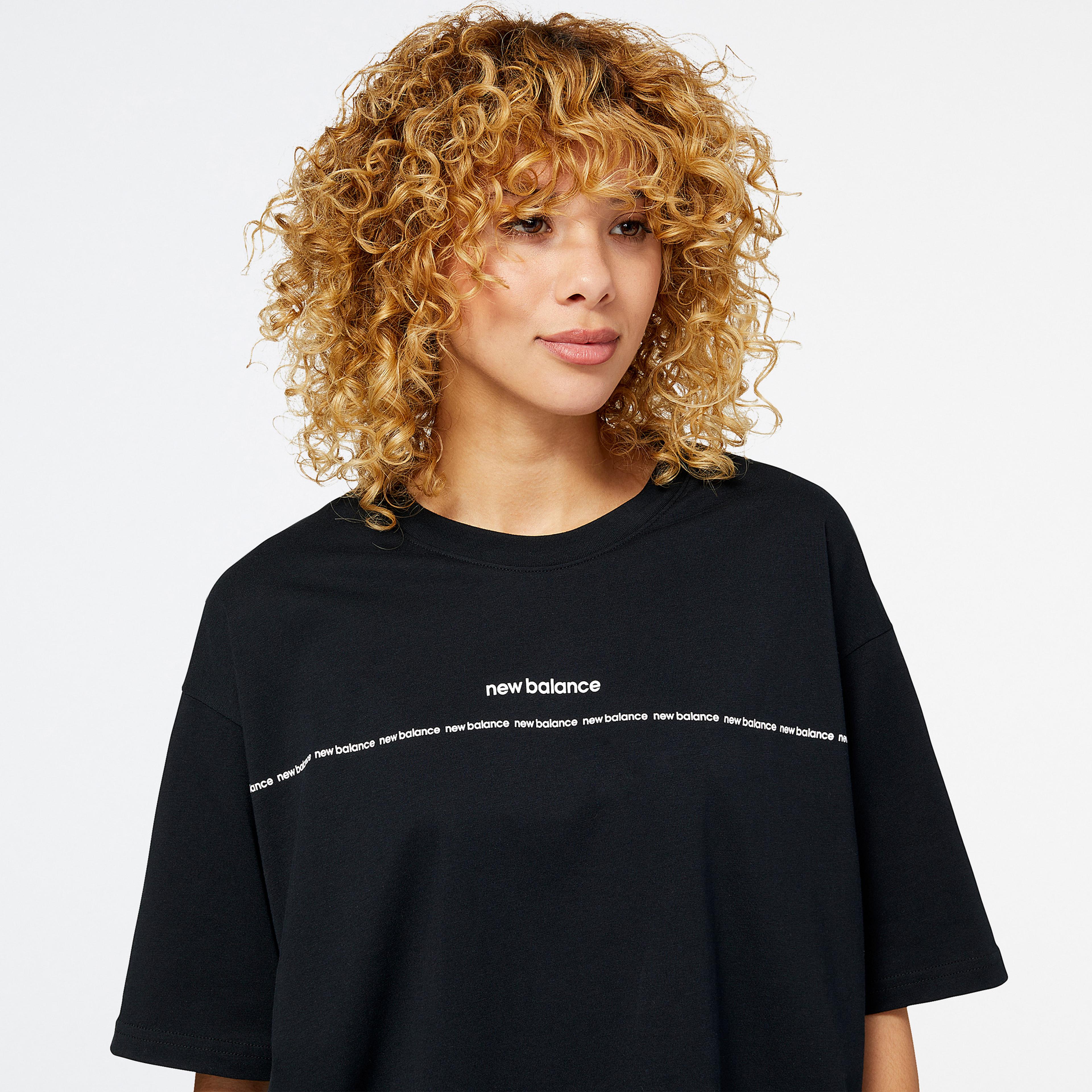 New Balance Essentials Winter Story Kadın Siyah T-Shirt