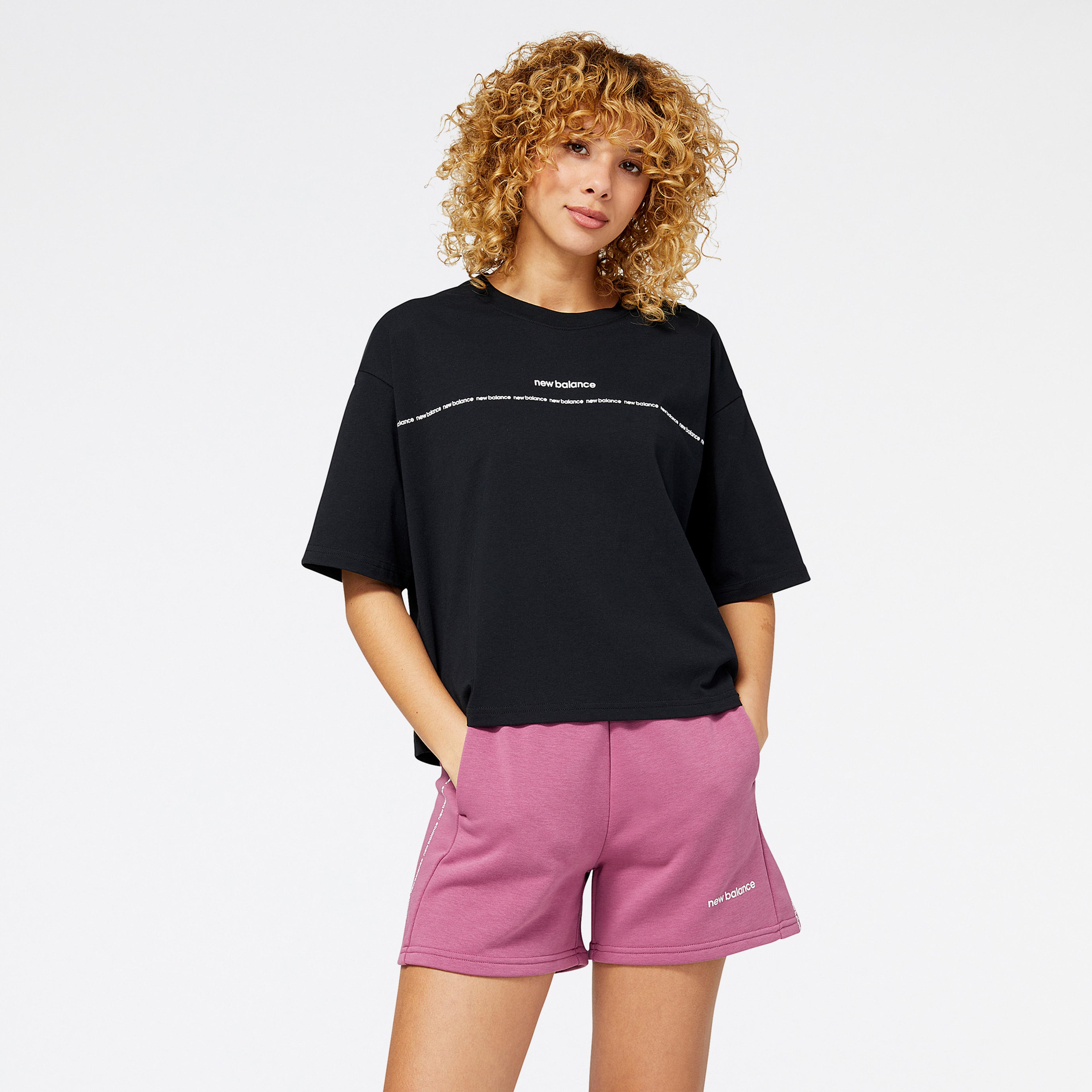 New Balance Essentials Winter Story Kadın Siyah T-Shirt