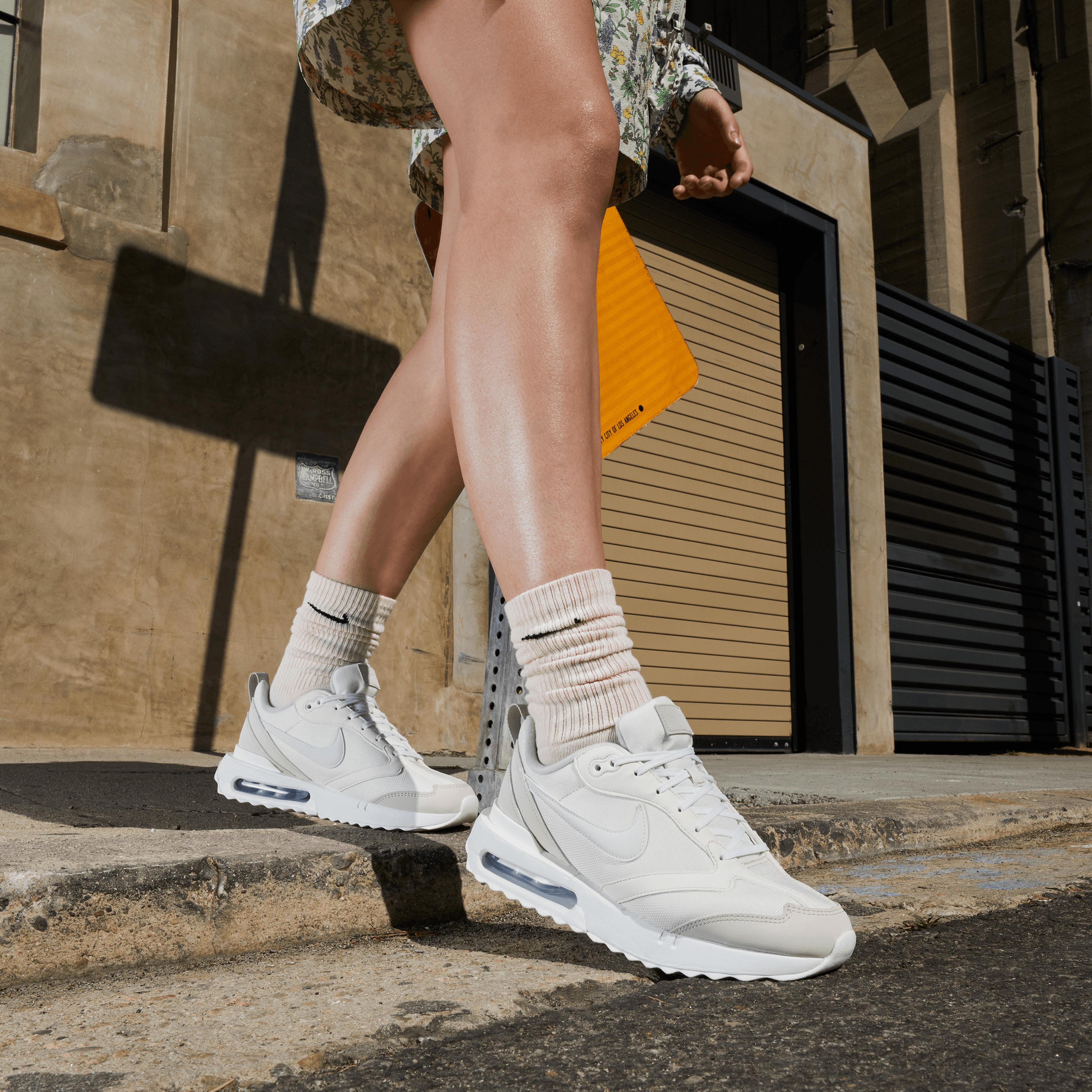 Nike Air Max Dawn Kadın Bej Sneaker