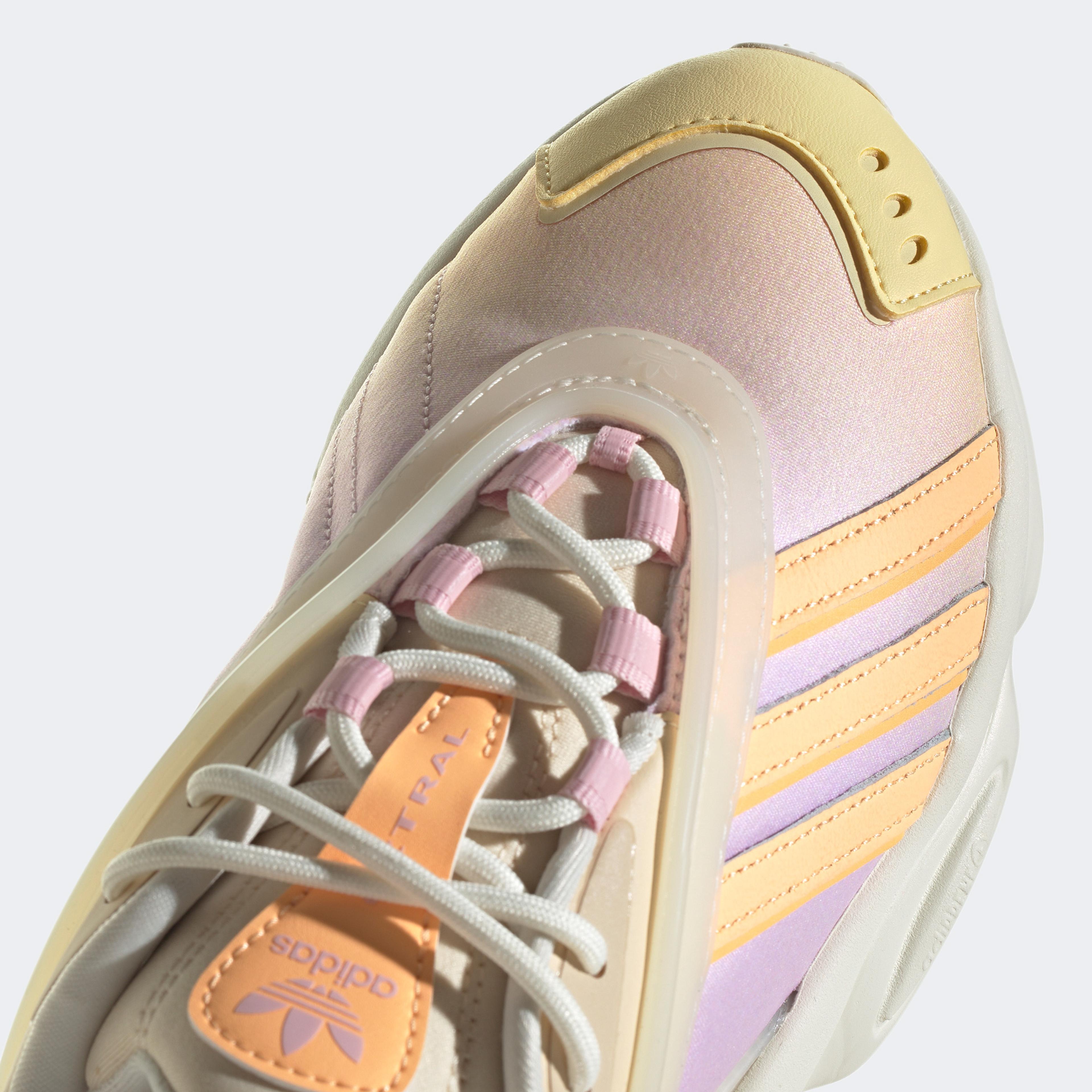 adidas Oztral Kadın Beyaz Spor Ayakkabı