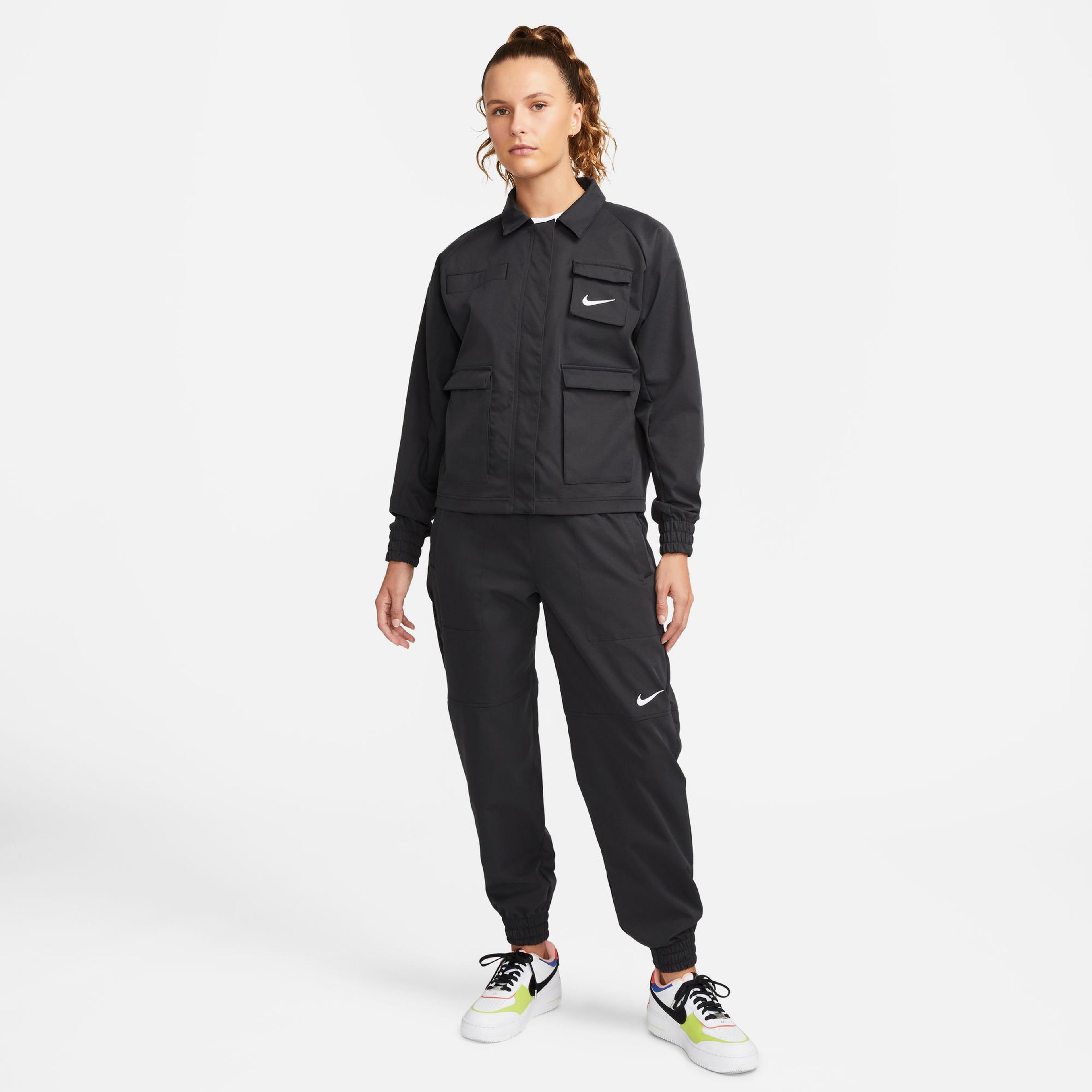 Nike Sportswear Swoosh Woven Kadın Siyah Ceket