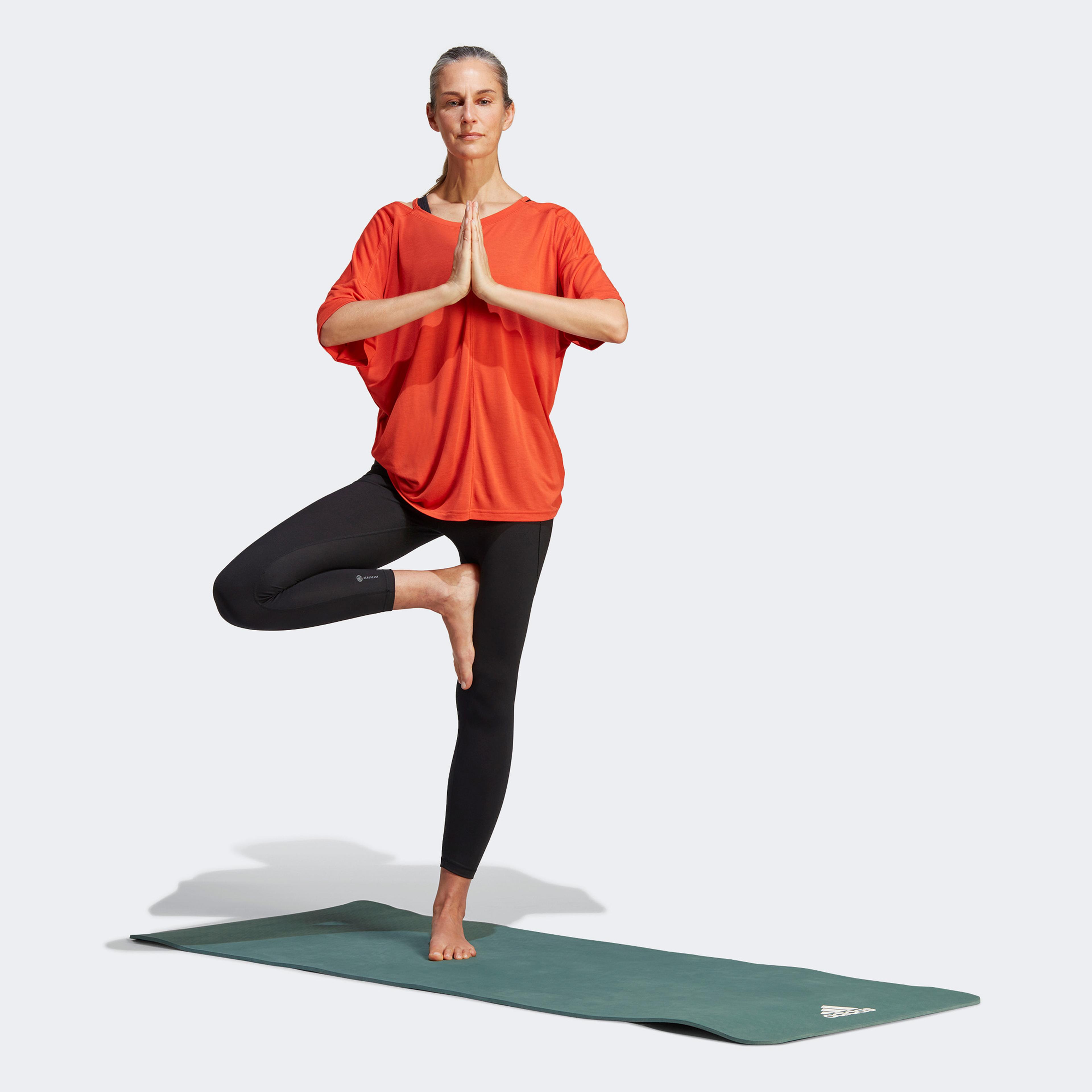 adidas Yoga Studio Oversized  Kadın Kırmızı T-Shirt