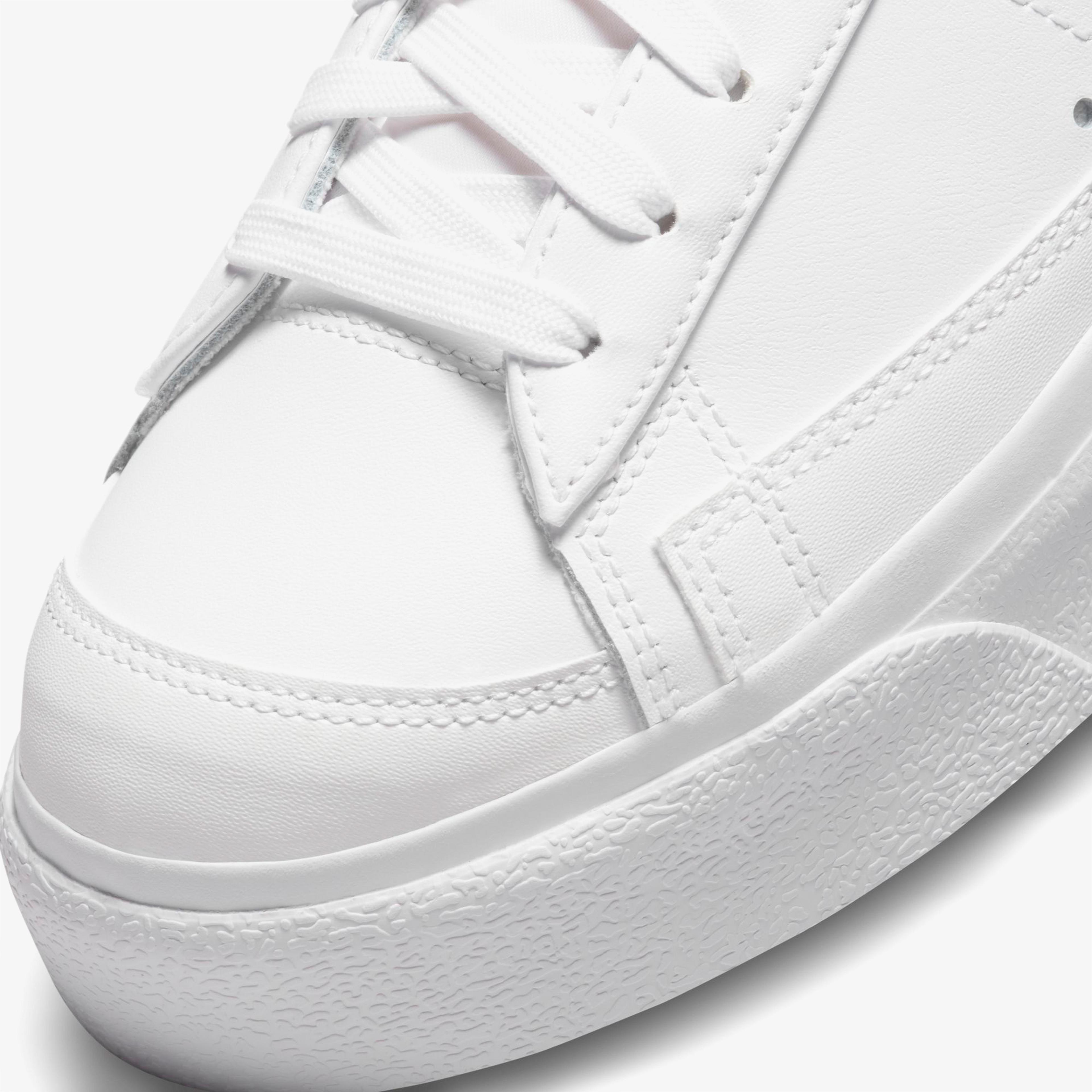 Nike Blazer Low Platform Essential Kadın Beyaz Spor Ayakkabı