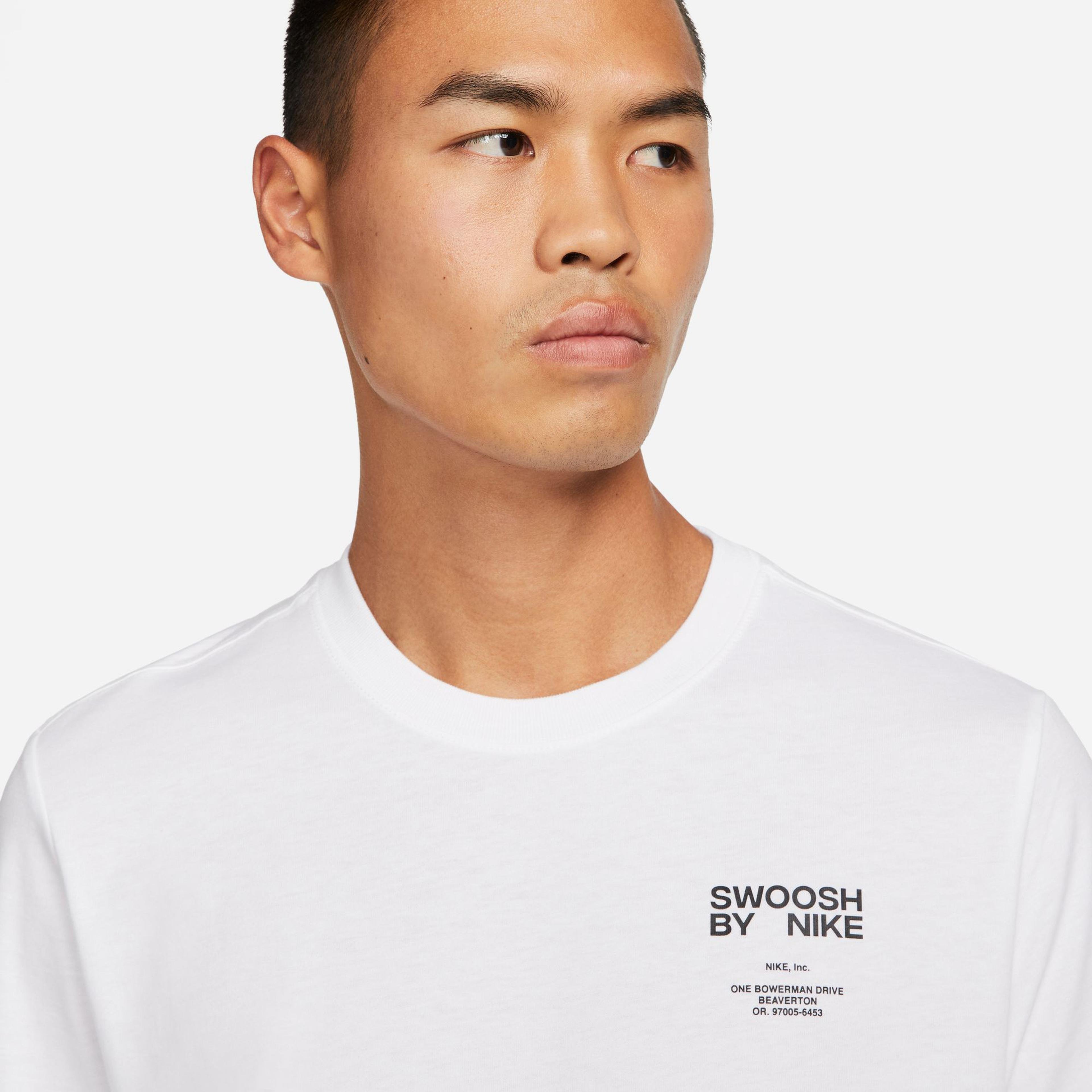 Nike Big Swoosh Erkek Beyaz T-Shirt