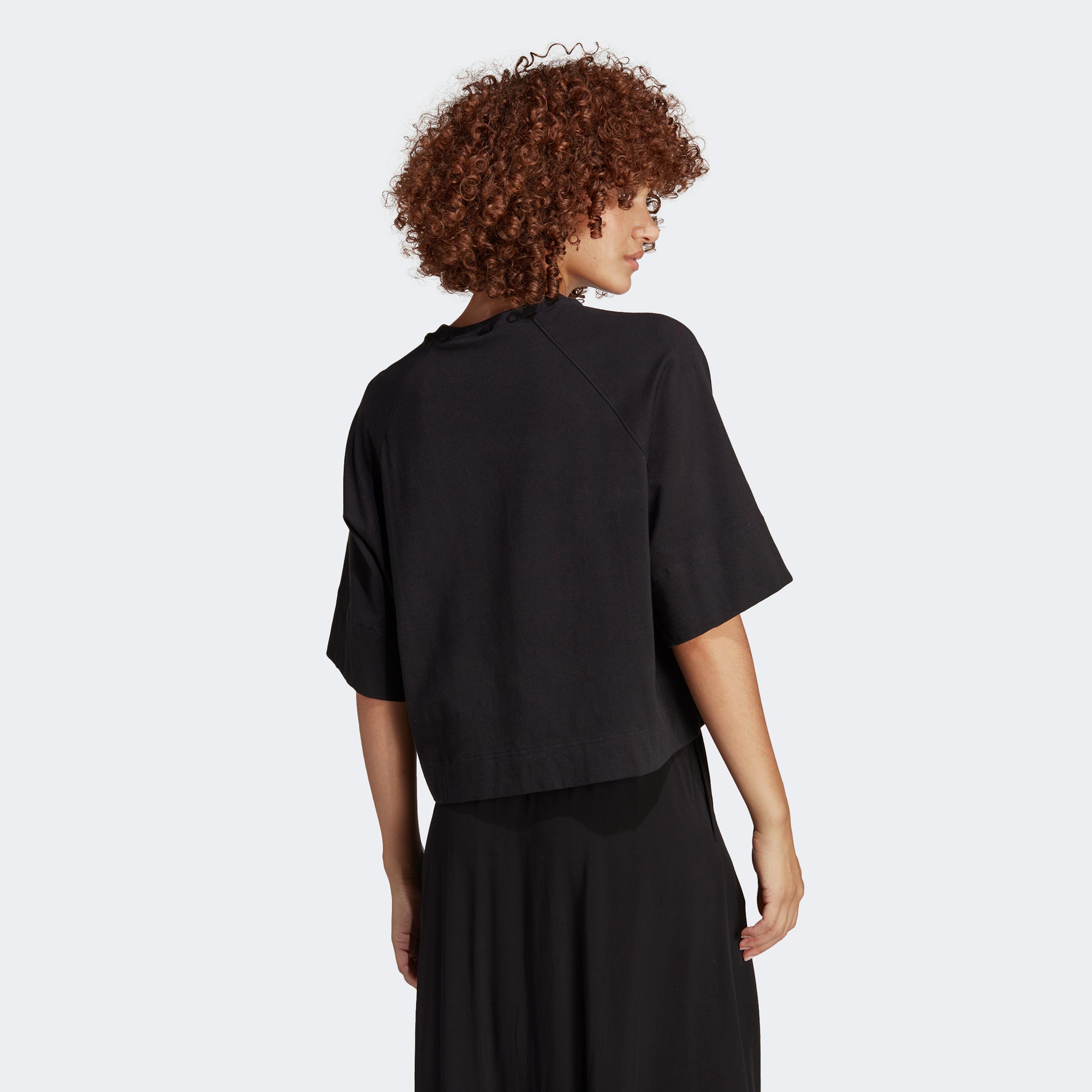 adidas Premium Essentials Kadın Siyah T-Shirt