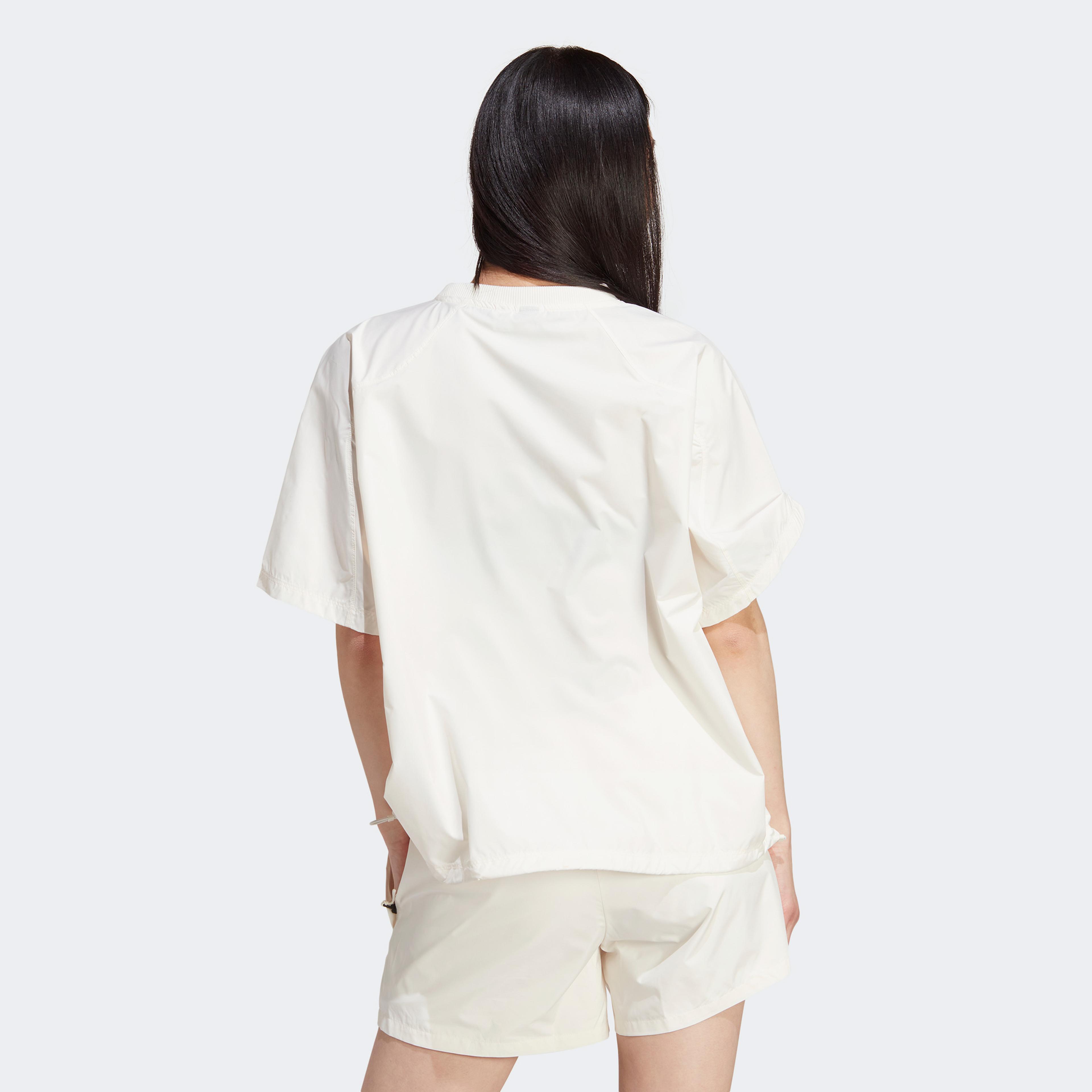 adidas City Escape Loose-Fit  Kadın Beyaz T-Shirt