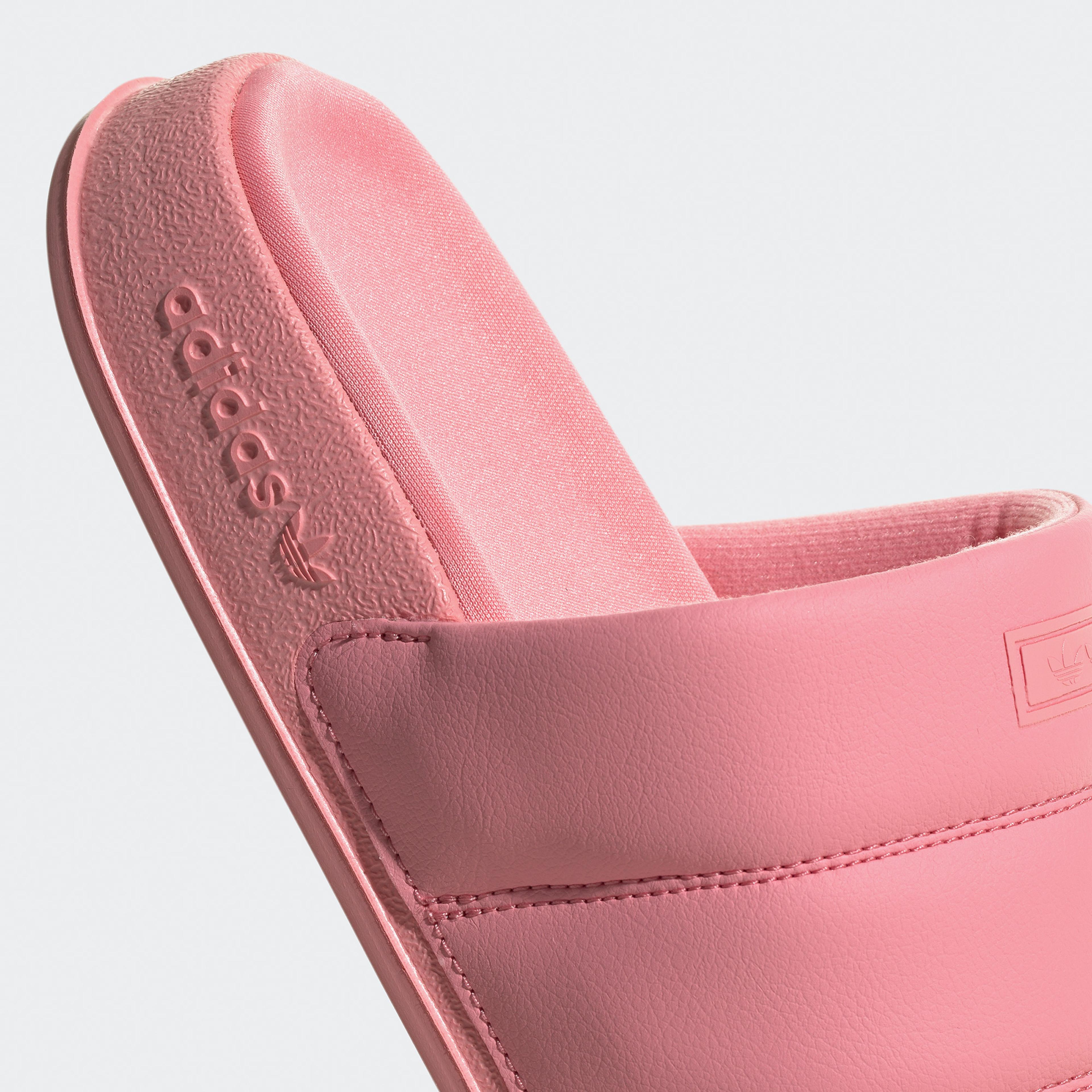 adidas Adilette Essential Kadın Pembe Terlik