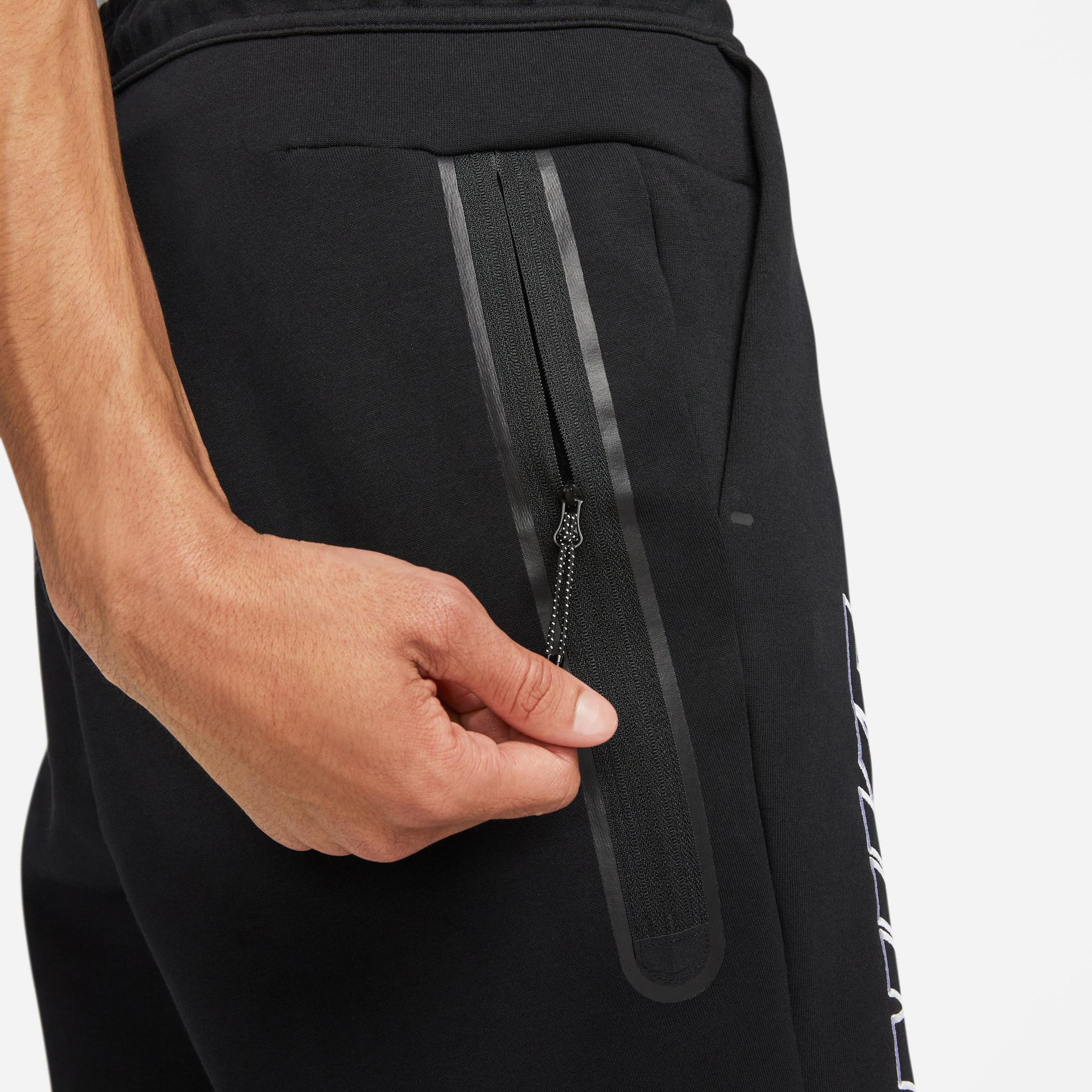 Nike Tech Fleece Erkek Siyah Şort