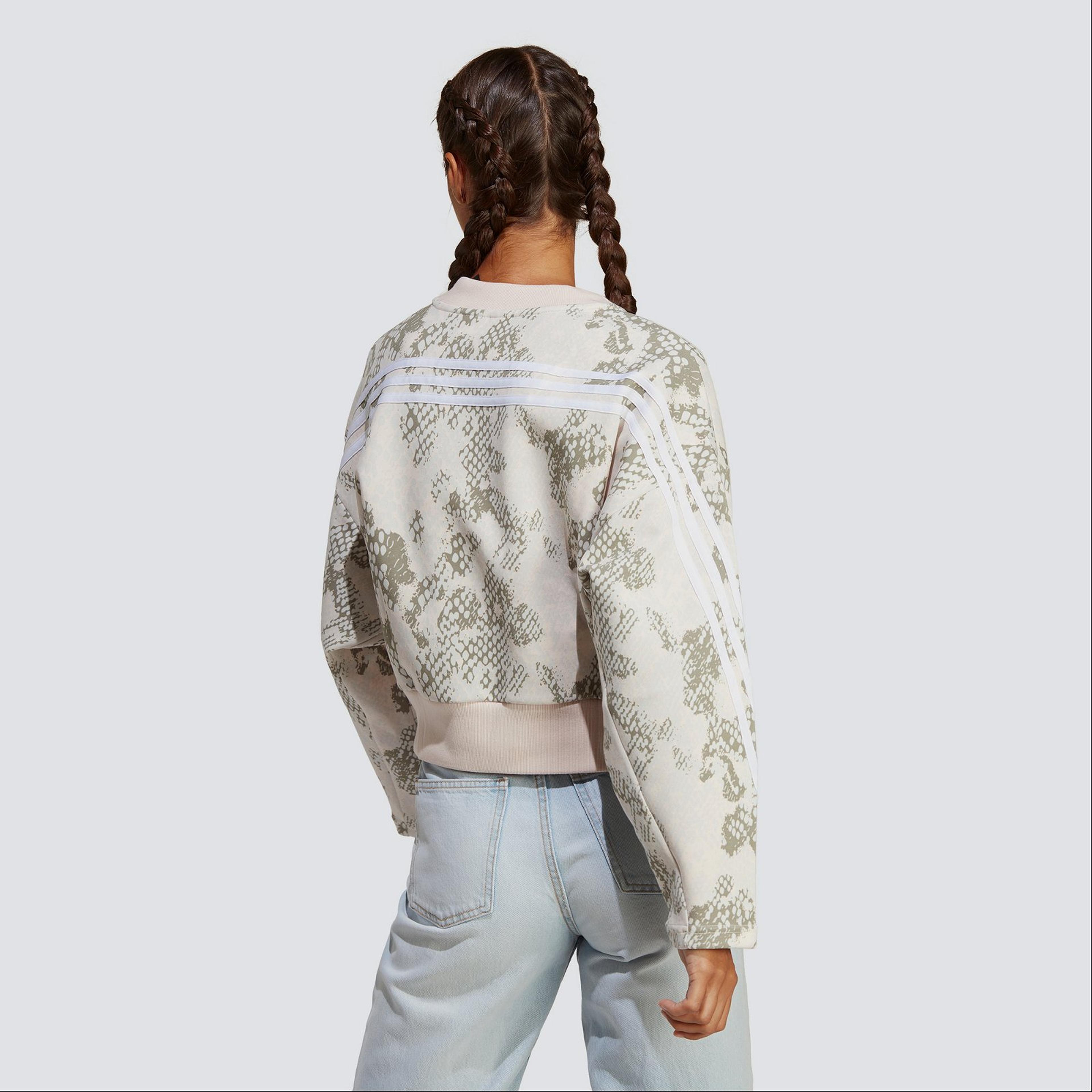 adidas Future Icon 3 Stripes Crew Kadın Krem Rengi Sweatshirt
