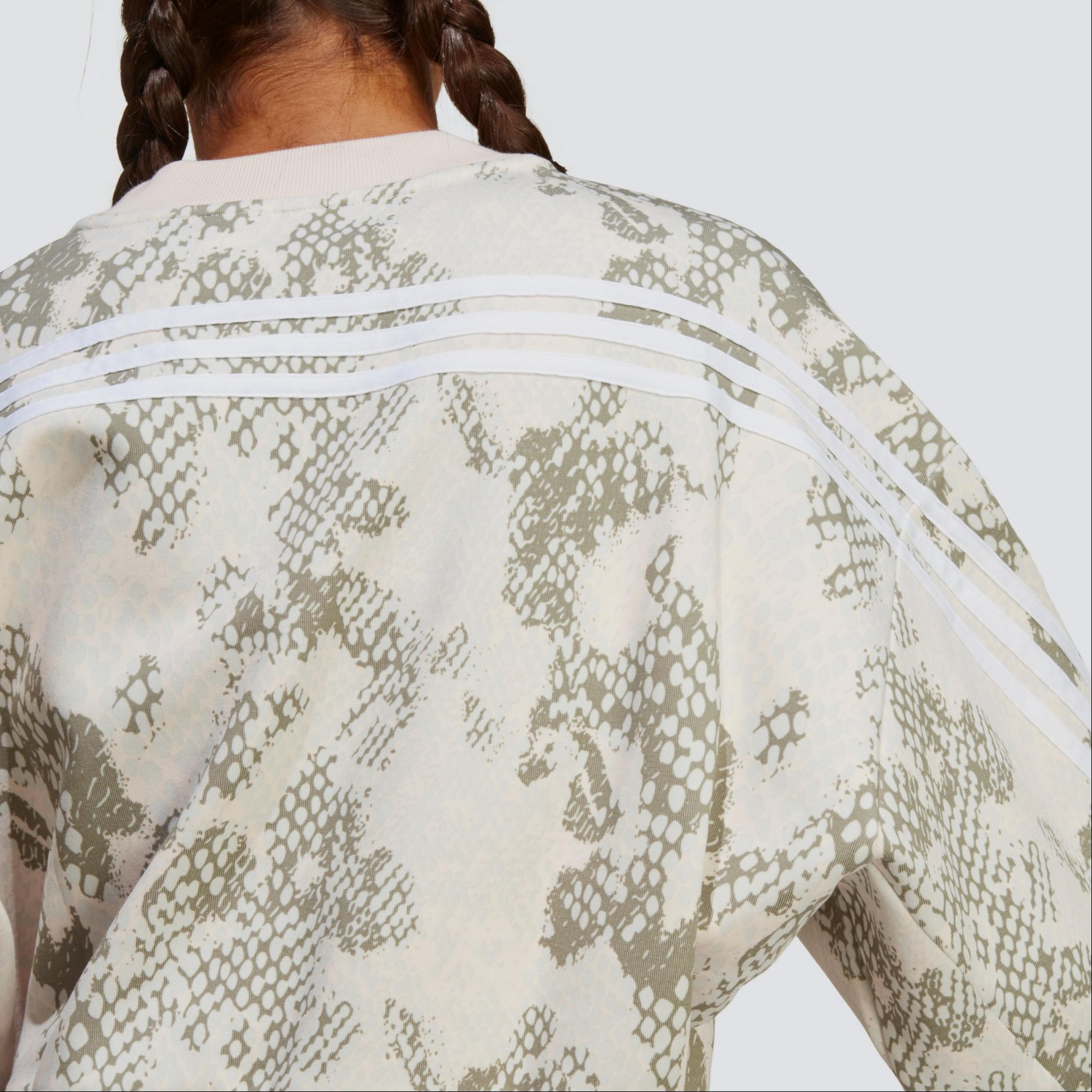 adidas Future Icon 3 Stripes Crew Kadın Krem Rengi Sweatshirt