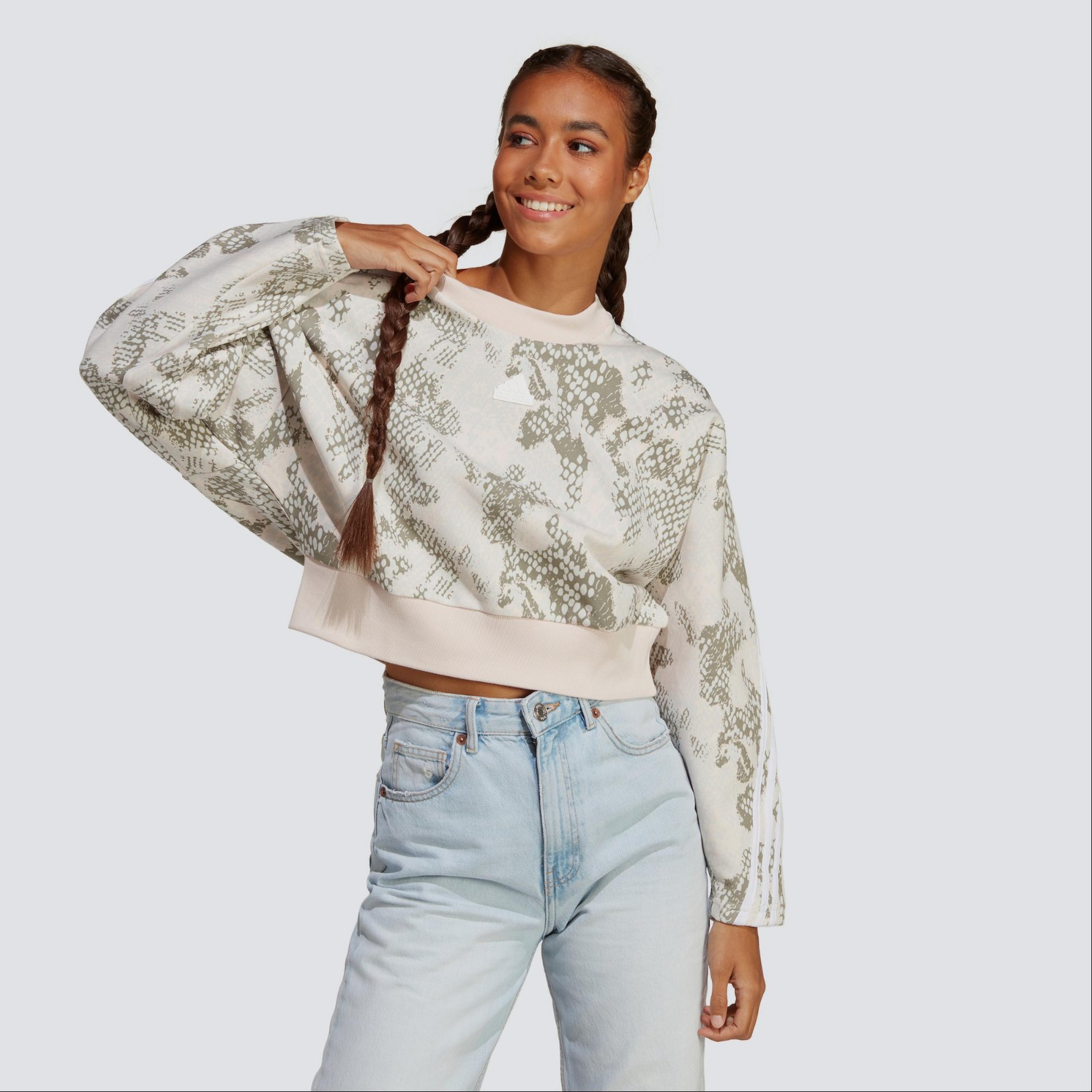 adidas Future Icon 3 Stripes Crew Kadın Krem Rengi Sweatshirt