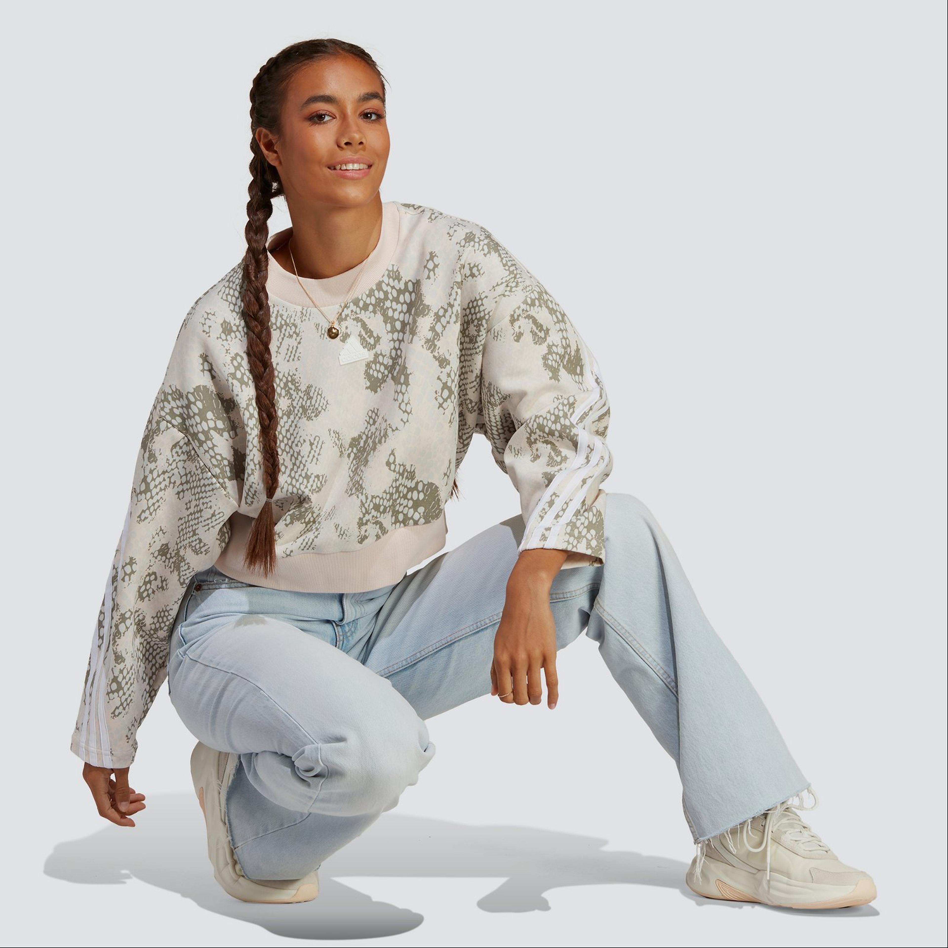 adidas Future Icon 3 Stripes Crew Kadın Krem Rengi Sweatshirt