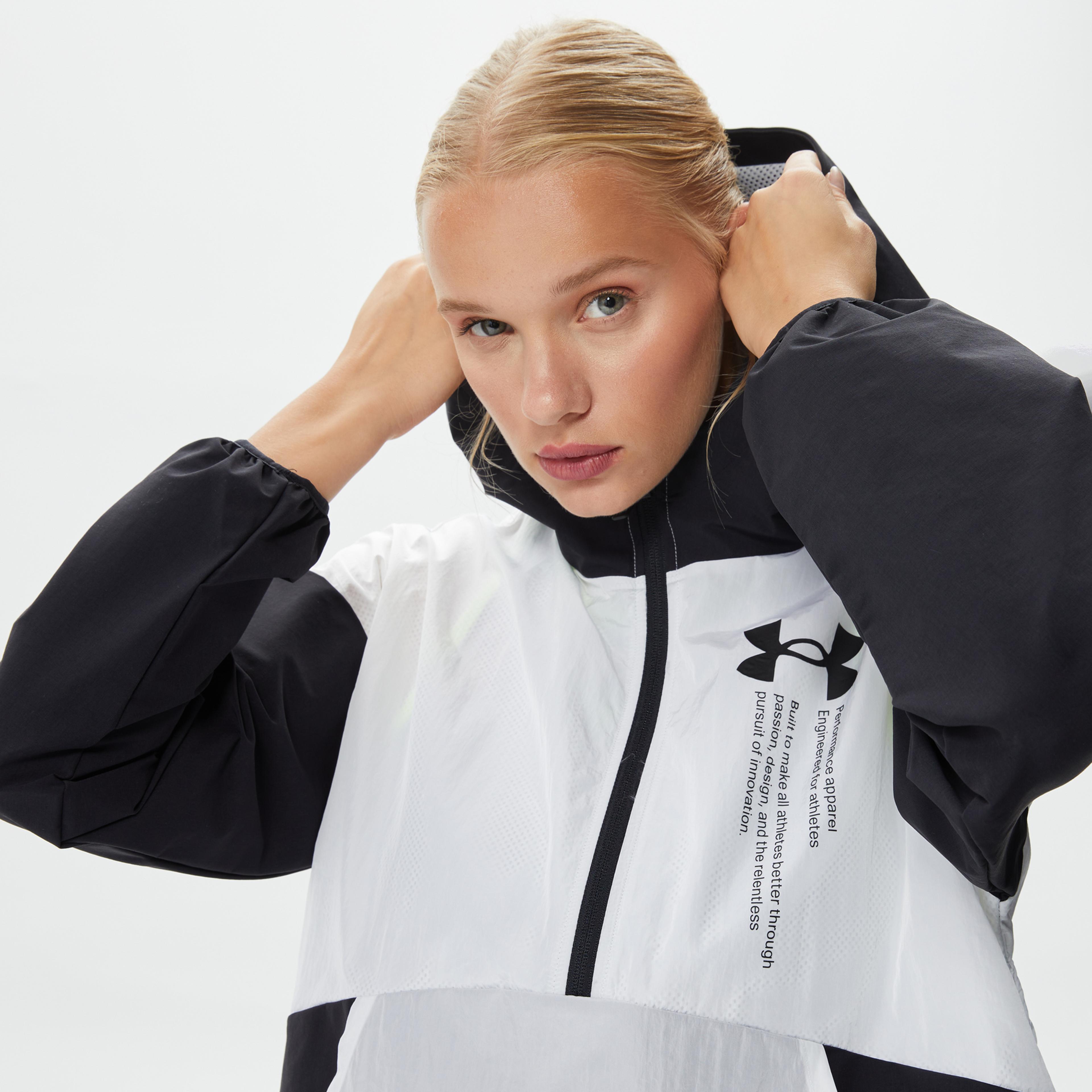 Under Armour Woven Graphic Jacket Kadın Siyah Sweatshirt